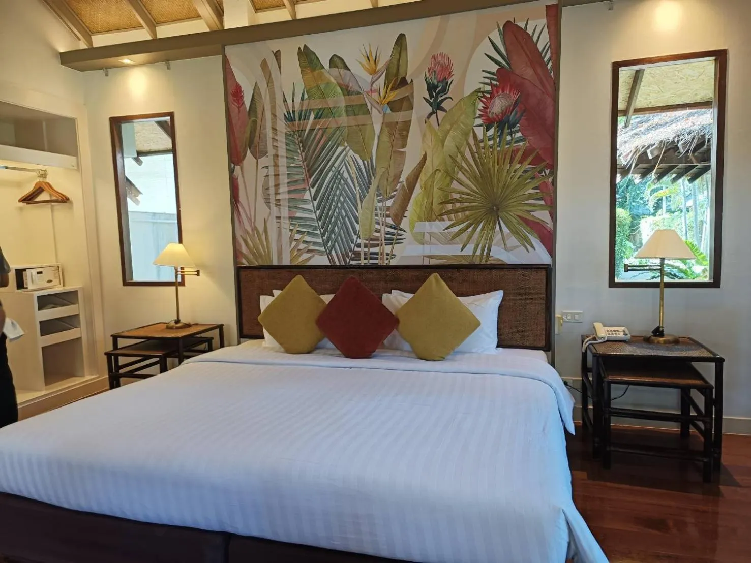 Bed in Fisherman's Resort Haad Chao Samran