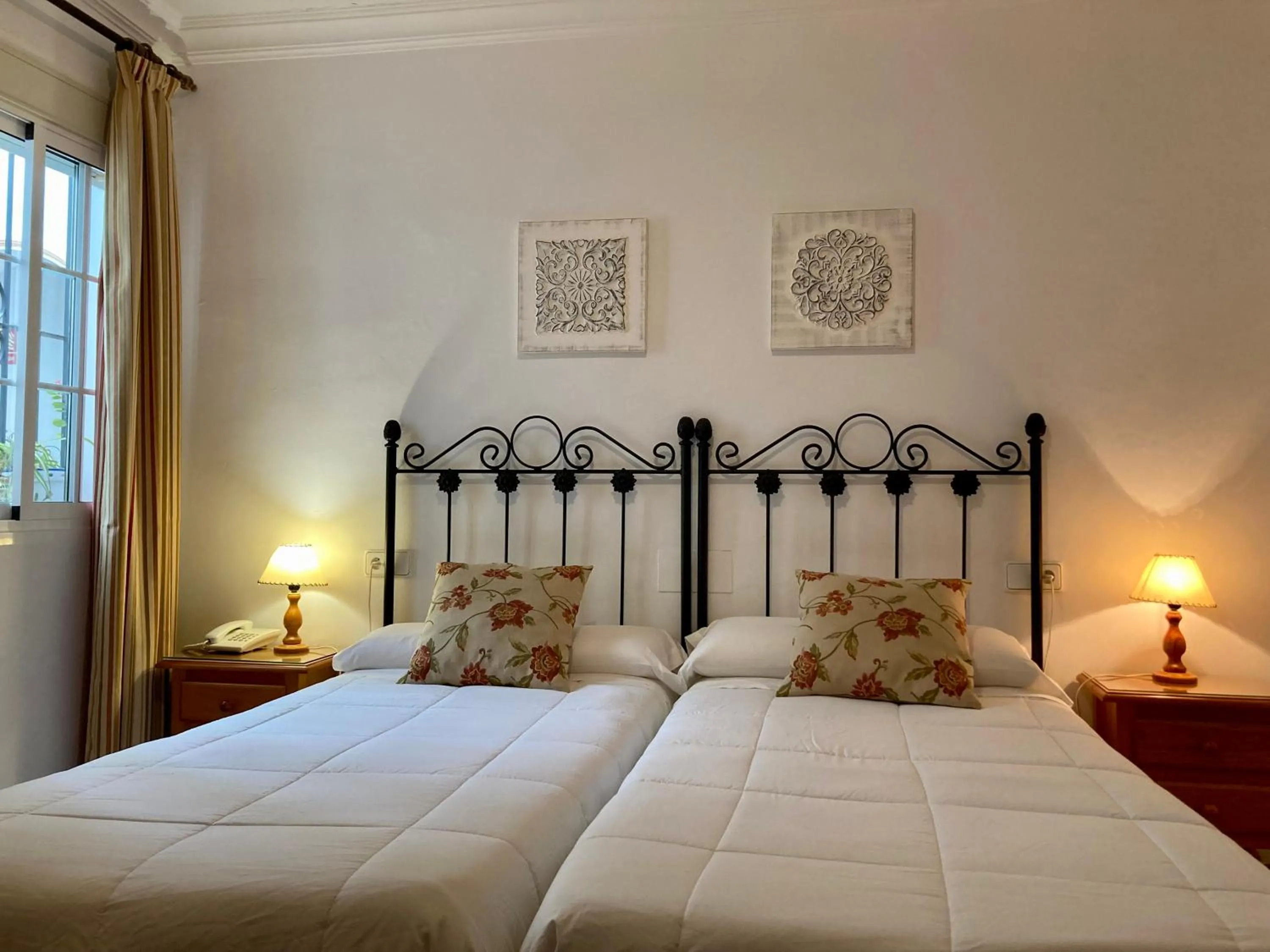Property building, Bed in Hotel El Molino