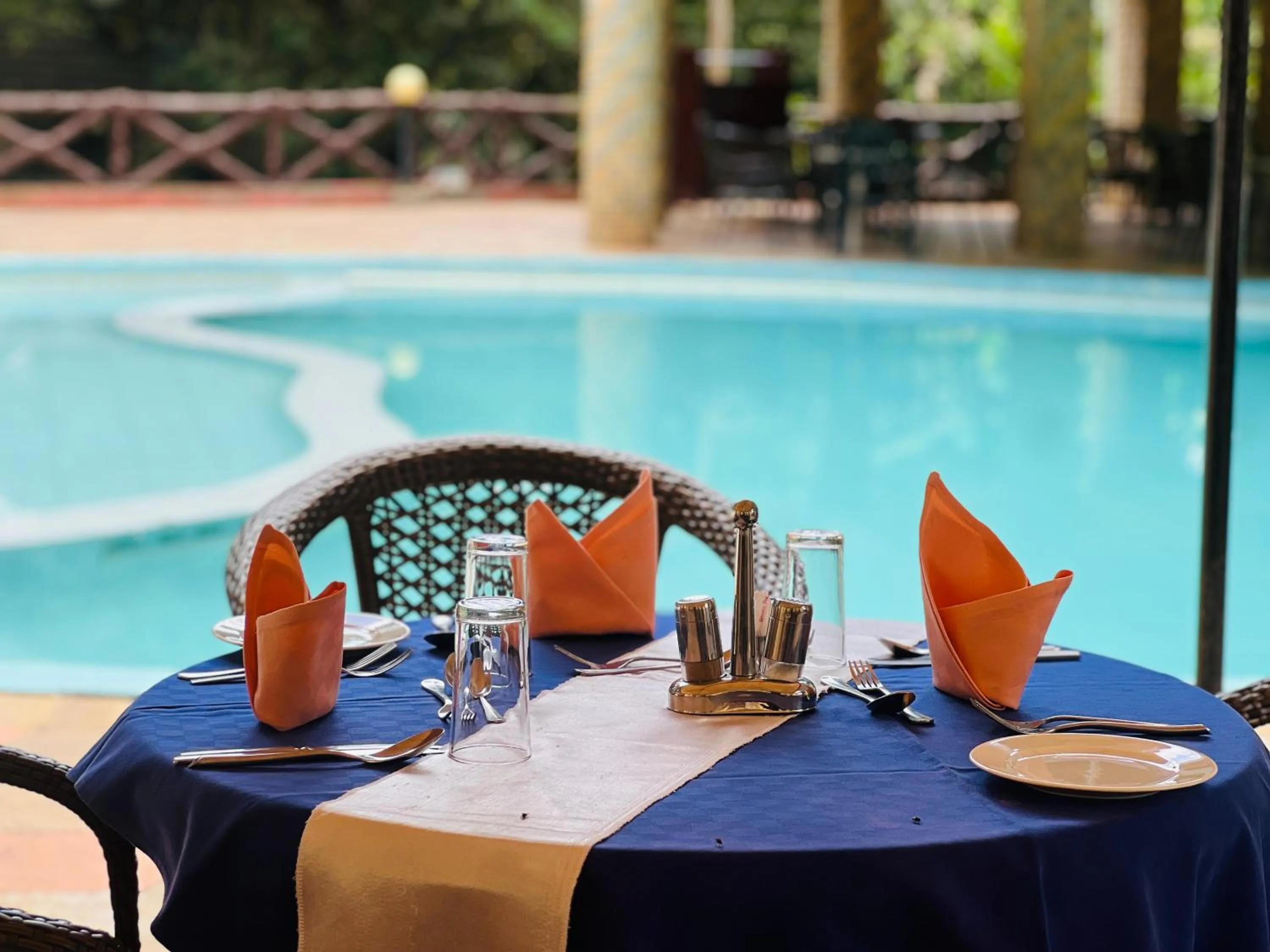 Restaurant/places to eat in Nokras Riverine Hotel & Spa