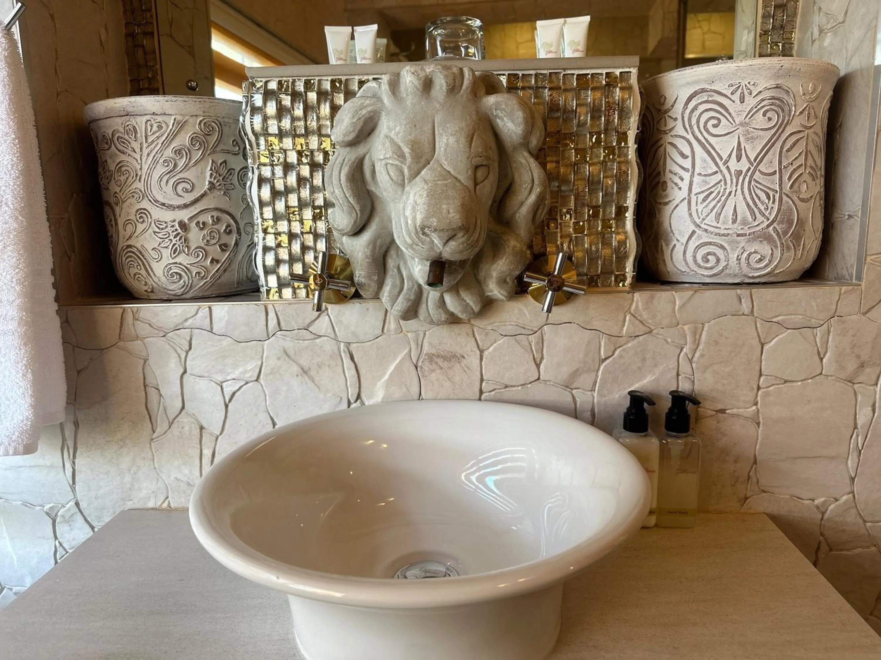 Bathroom in Kiwara Guesthouse