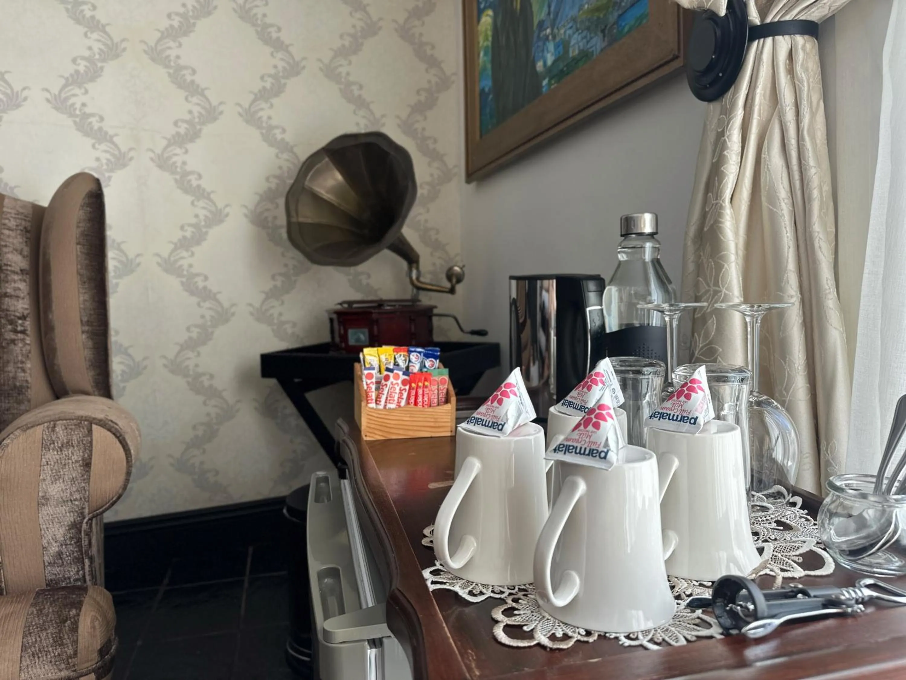 Coffee/tea facilities in Kiwara Guesthouse