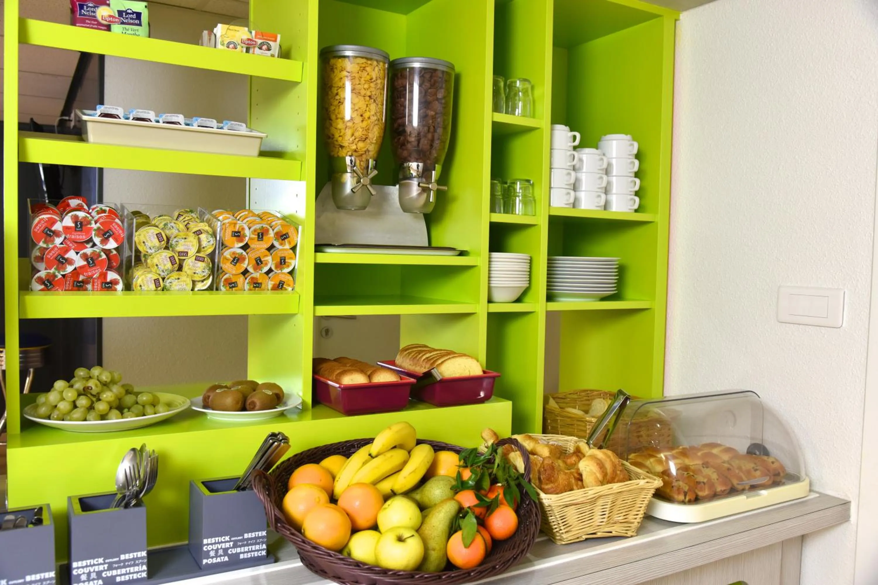 Continental breakfast in Sweet and Smart Sarreguemines - Hambach