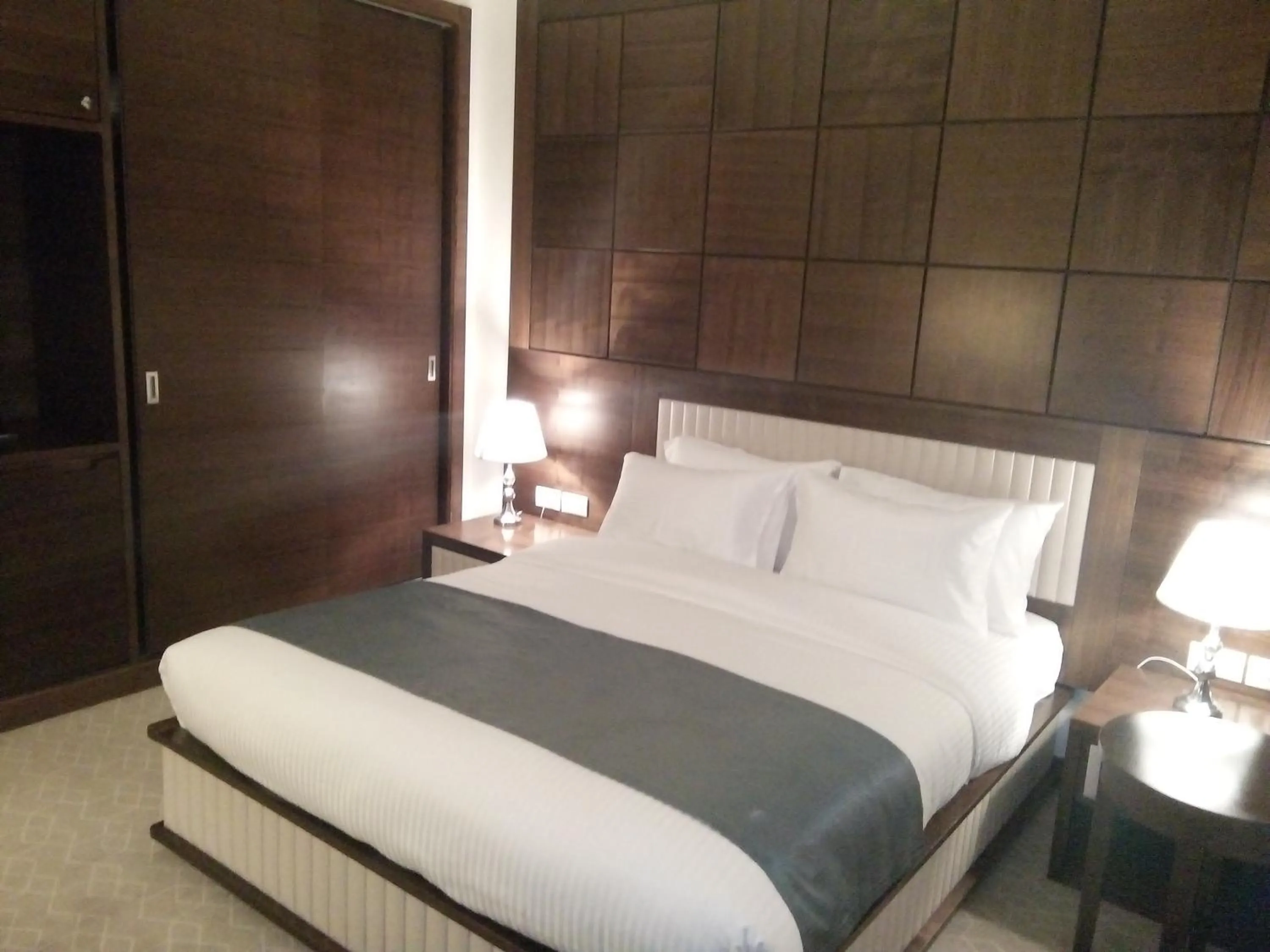 Pool view, Bed in Tolip Golden Plaza