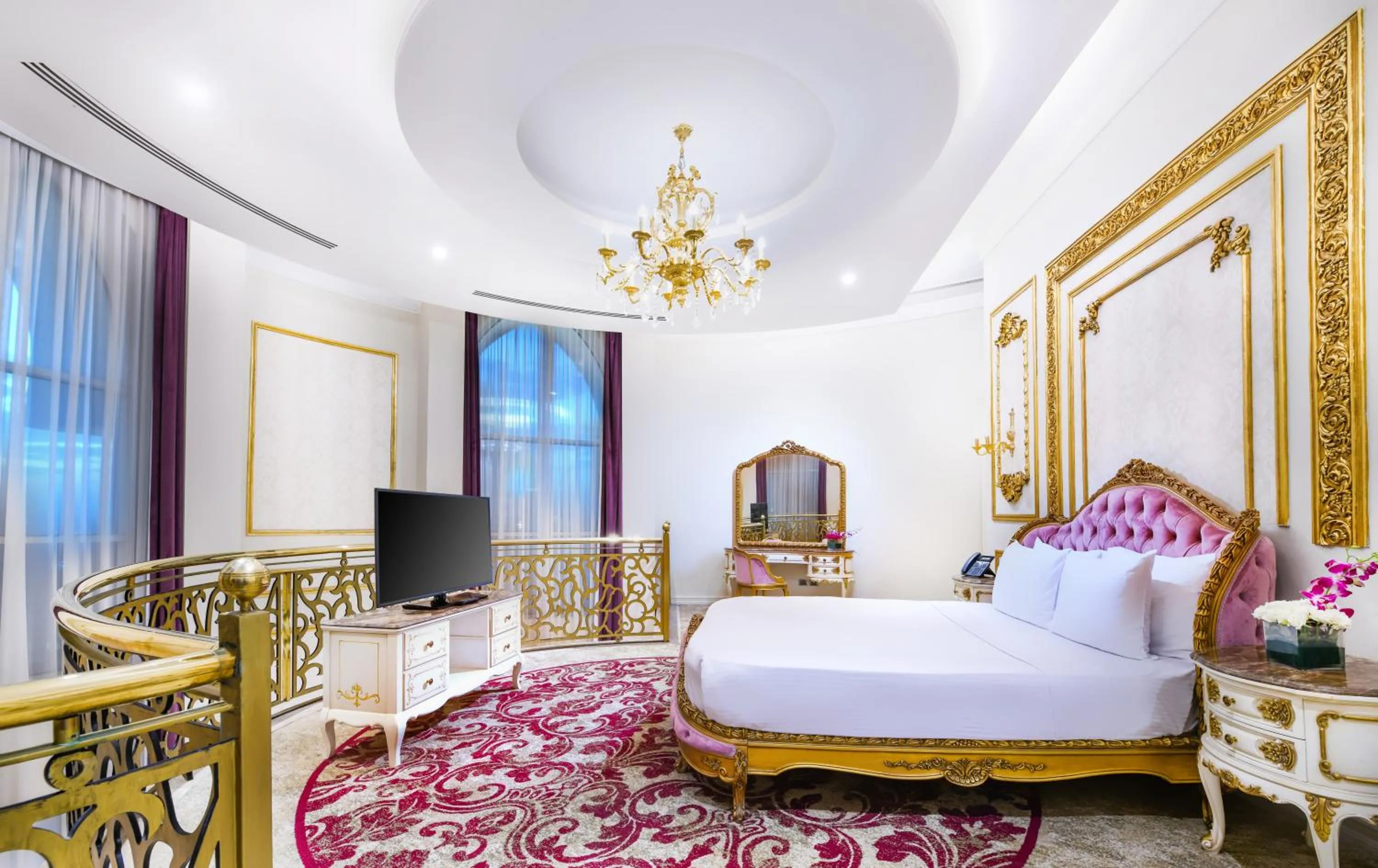 Bedroom, Bed in Tolip Golden Plaza