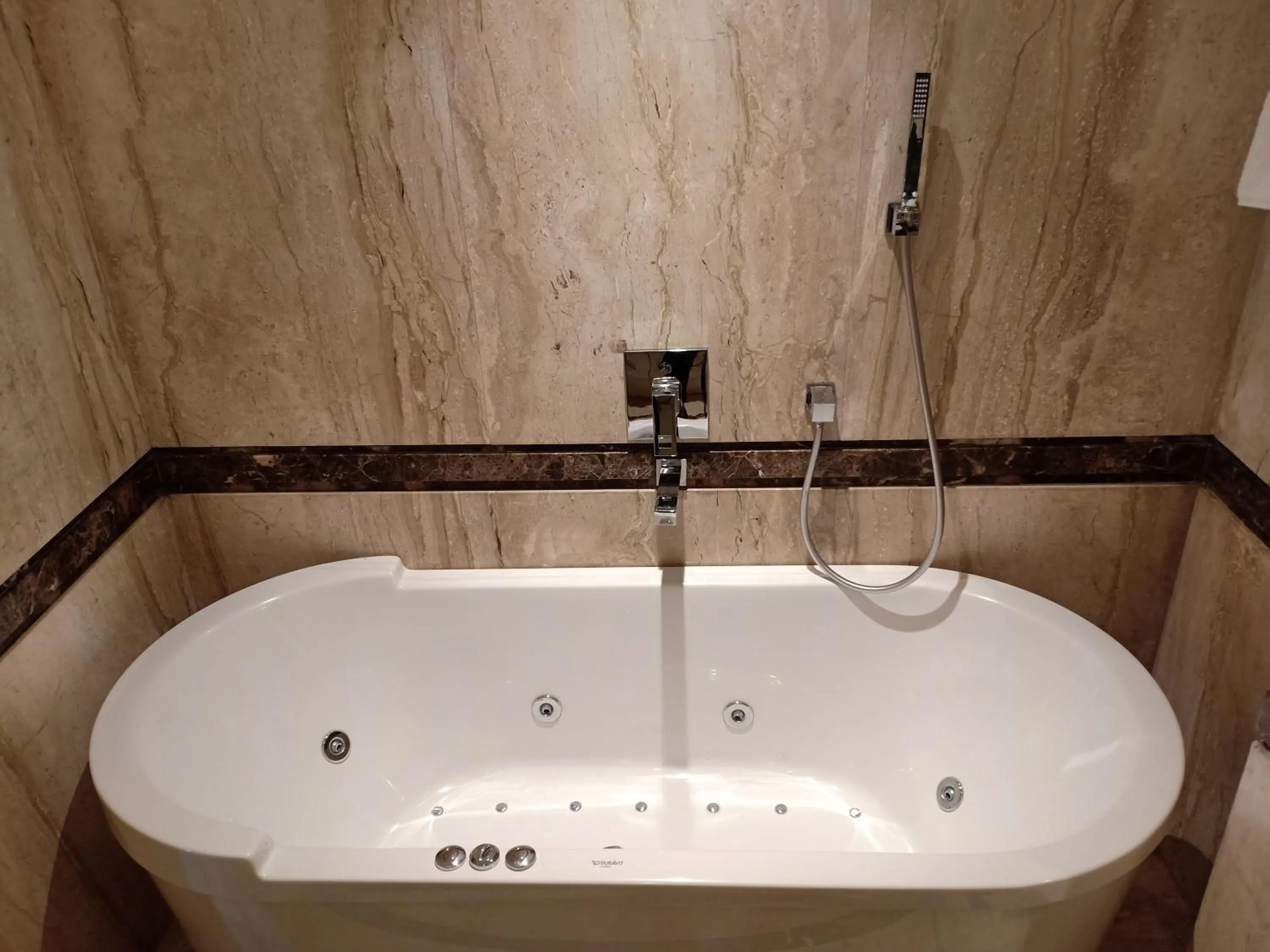 Bathroom in Tolip Golden Plaza