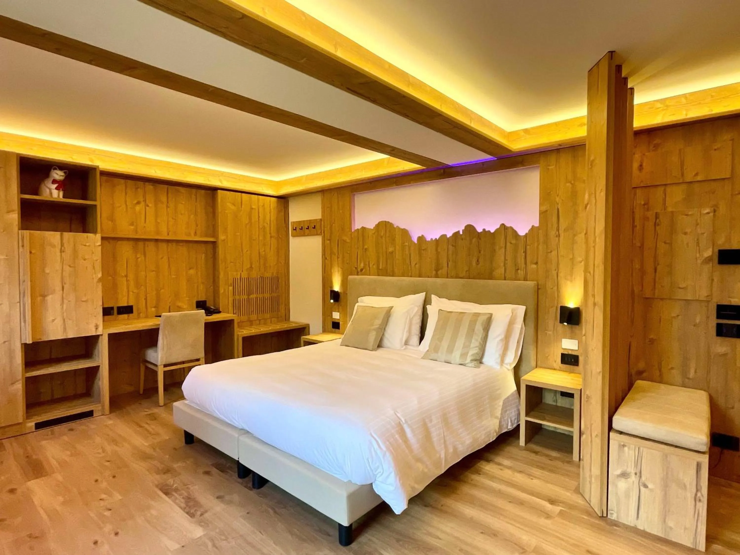 Bedroom, Bed in Hotel Cima Rosetta - BW Signature Collection