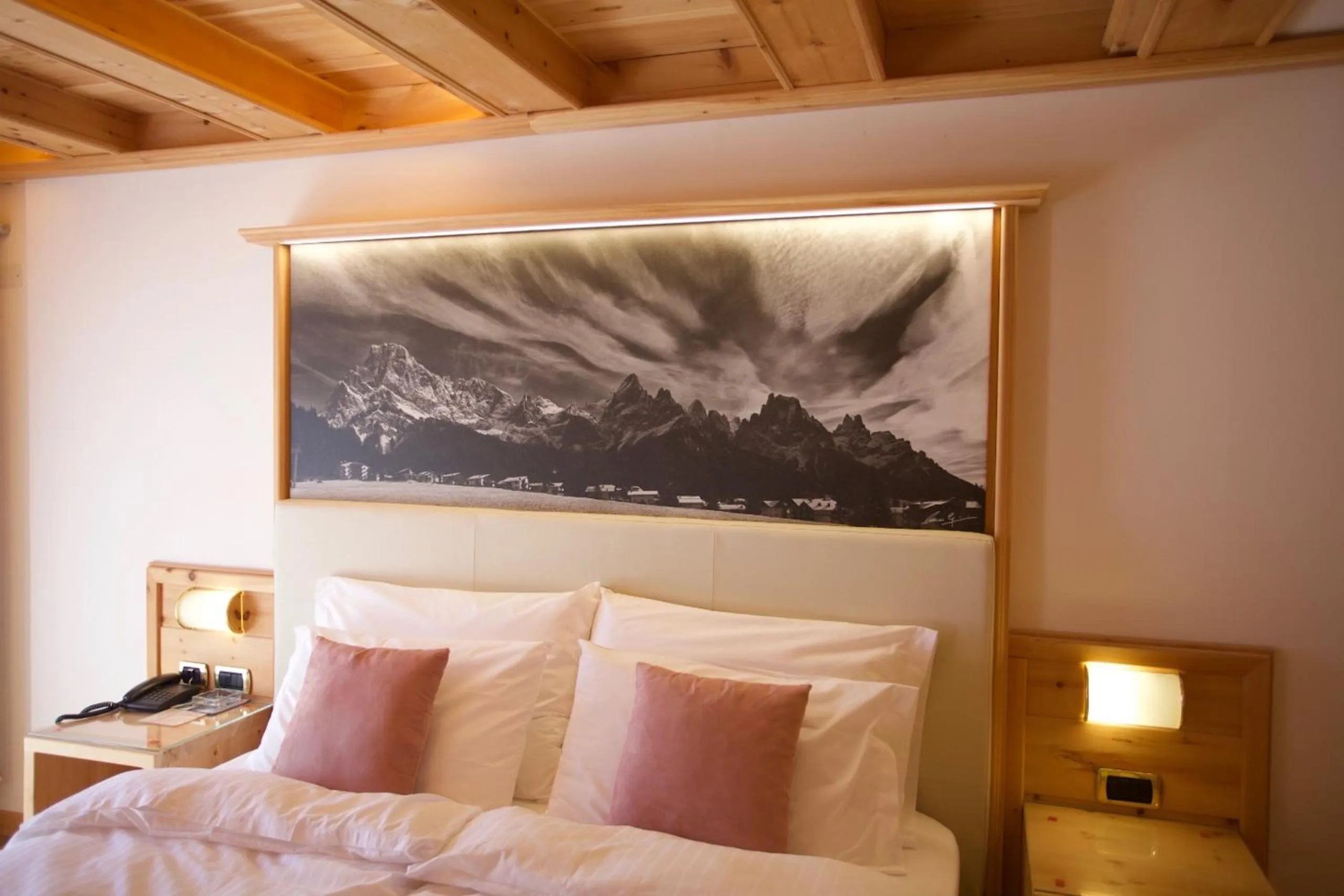 Bedroom, Bed in Hotel Cima Rosetta - BW Signature Collection