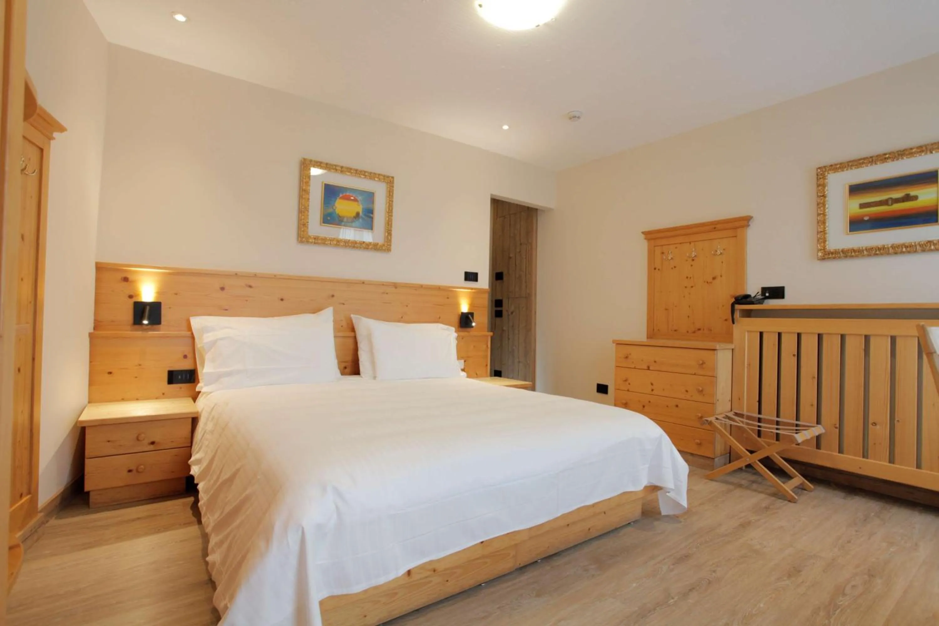 Bedroom, Bed in Hotel Cima Rosetta - BW Signature Collection