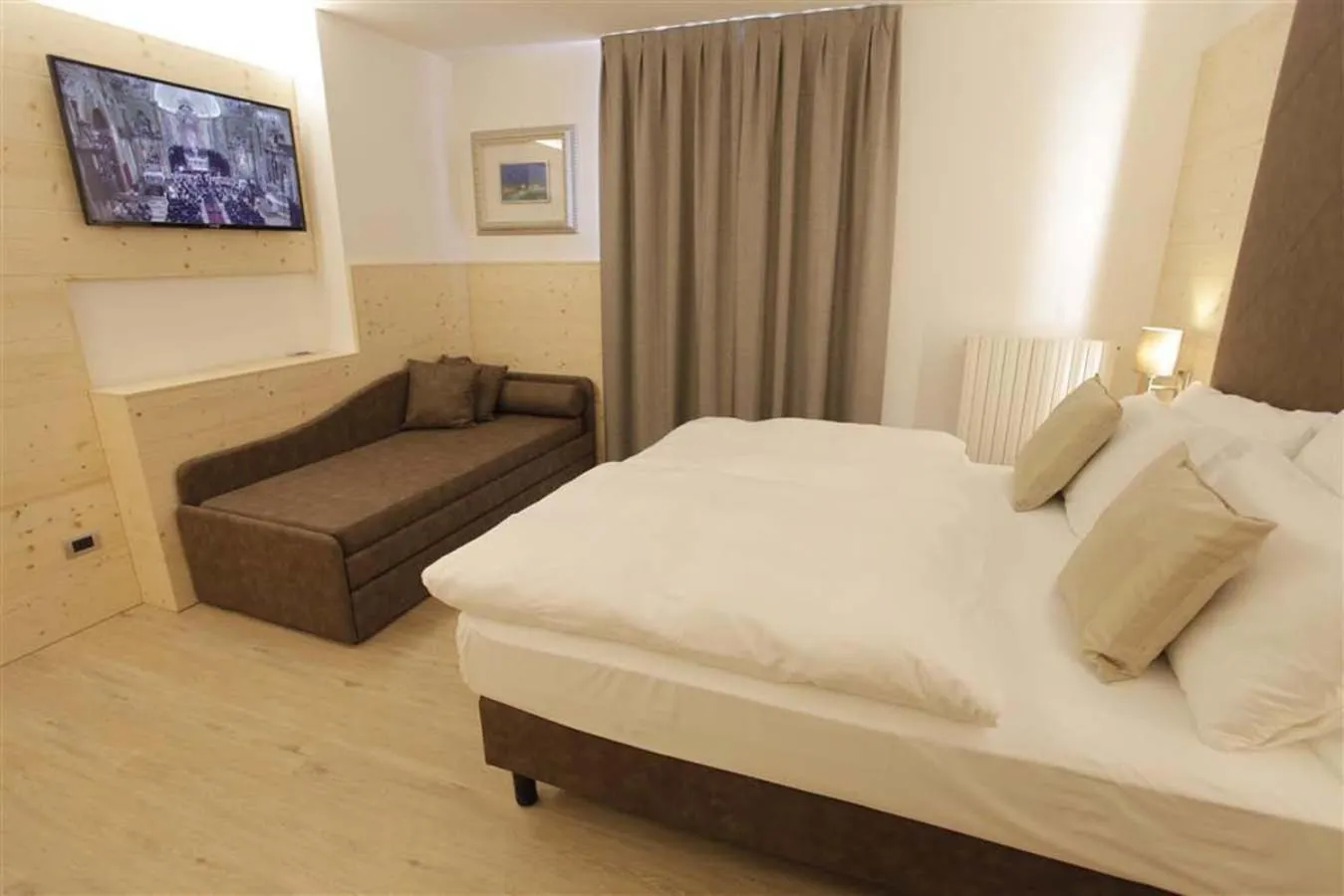 Bedroom, Bed in Hotel Cima Rosetta - BW Signature Collection