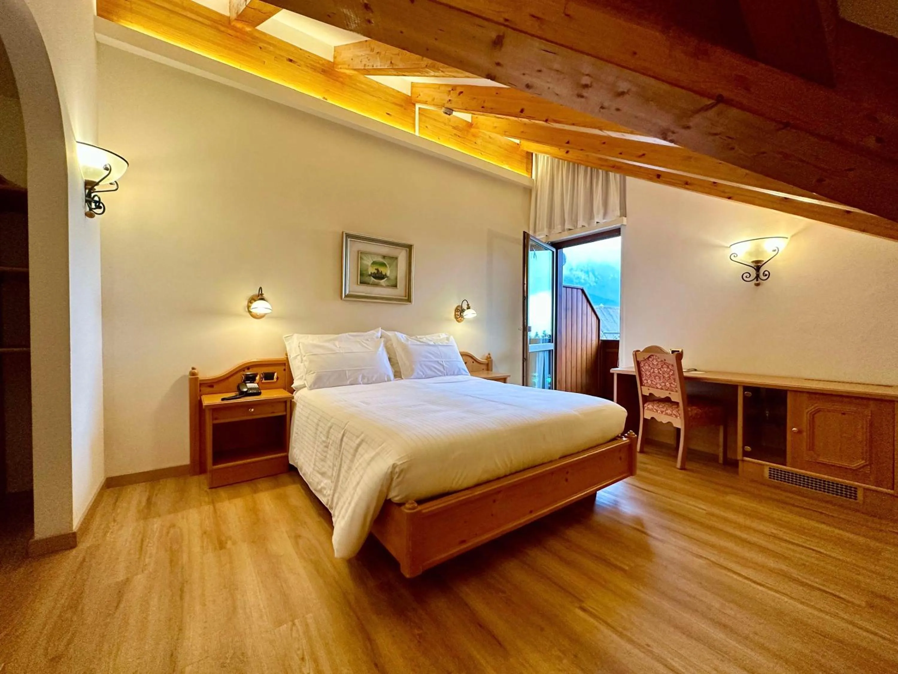 Bedroom, Bed in Hotel Cima Rosetta - BW Signature Collection