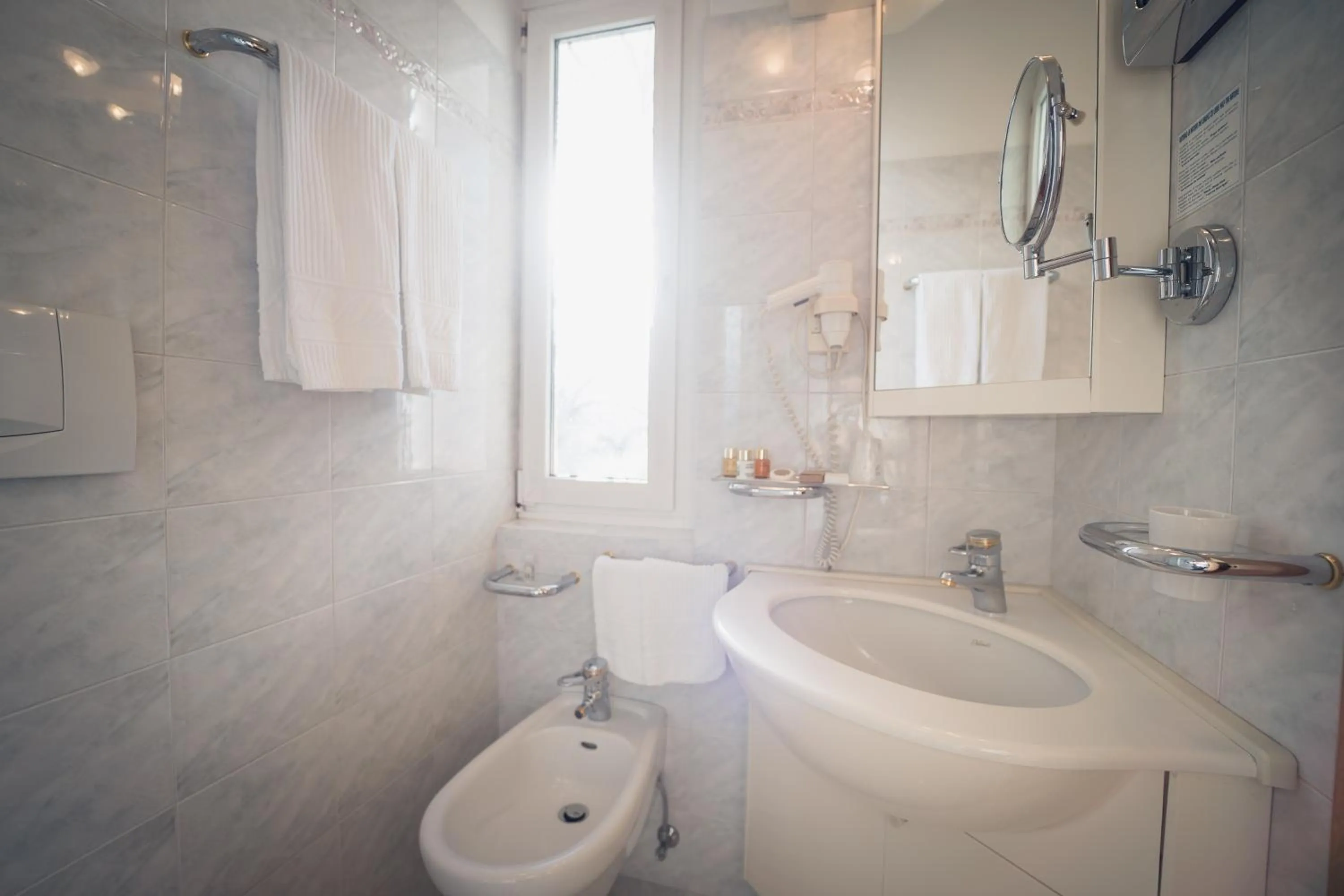 Bathroom in Hotel Alle Alpi