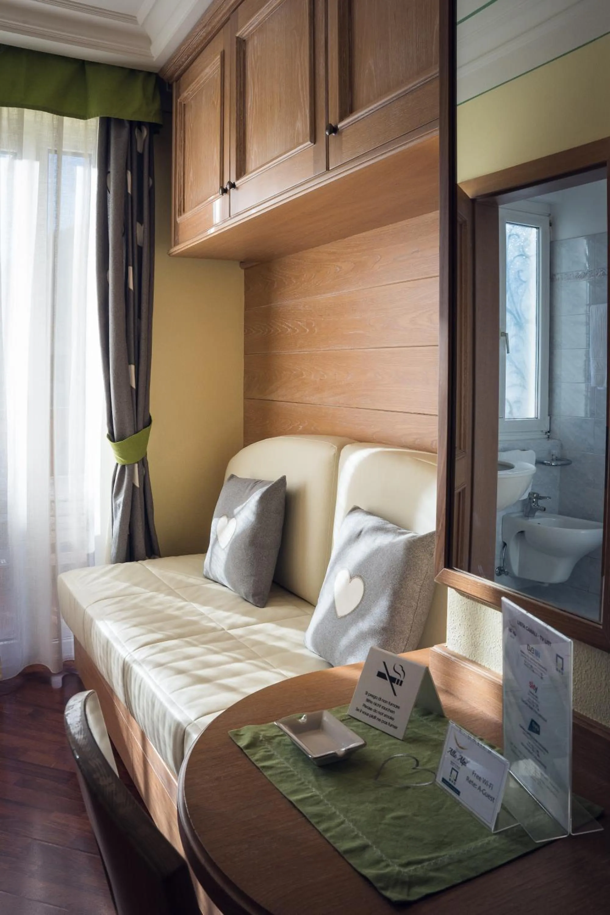 Bed in Hotel Alle Alpi