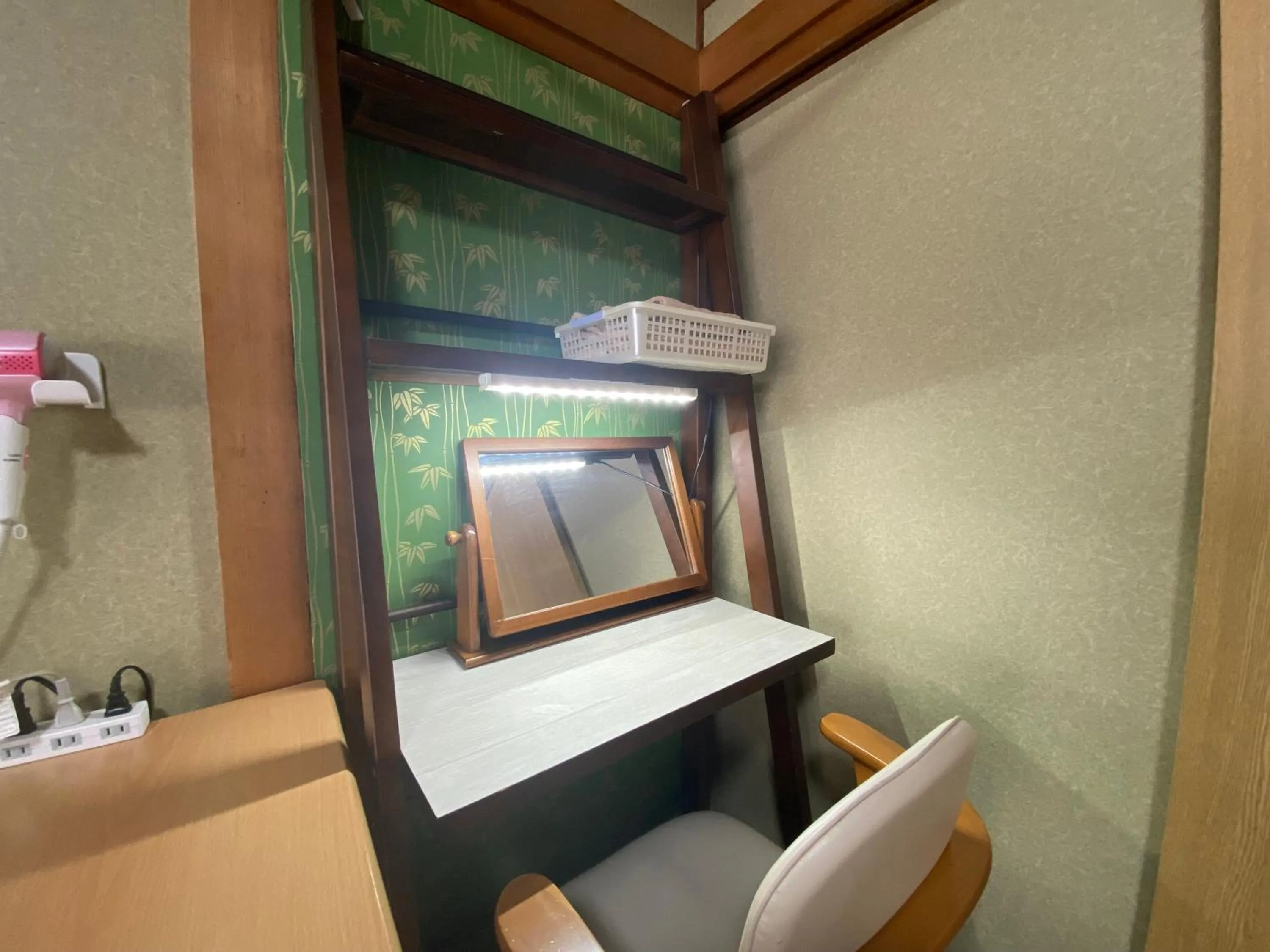 hair dresser in Ryokan Sansui