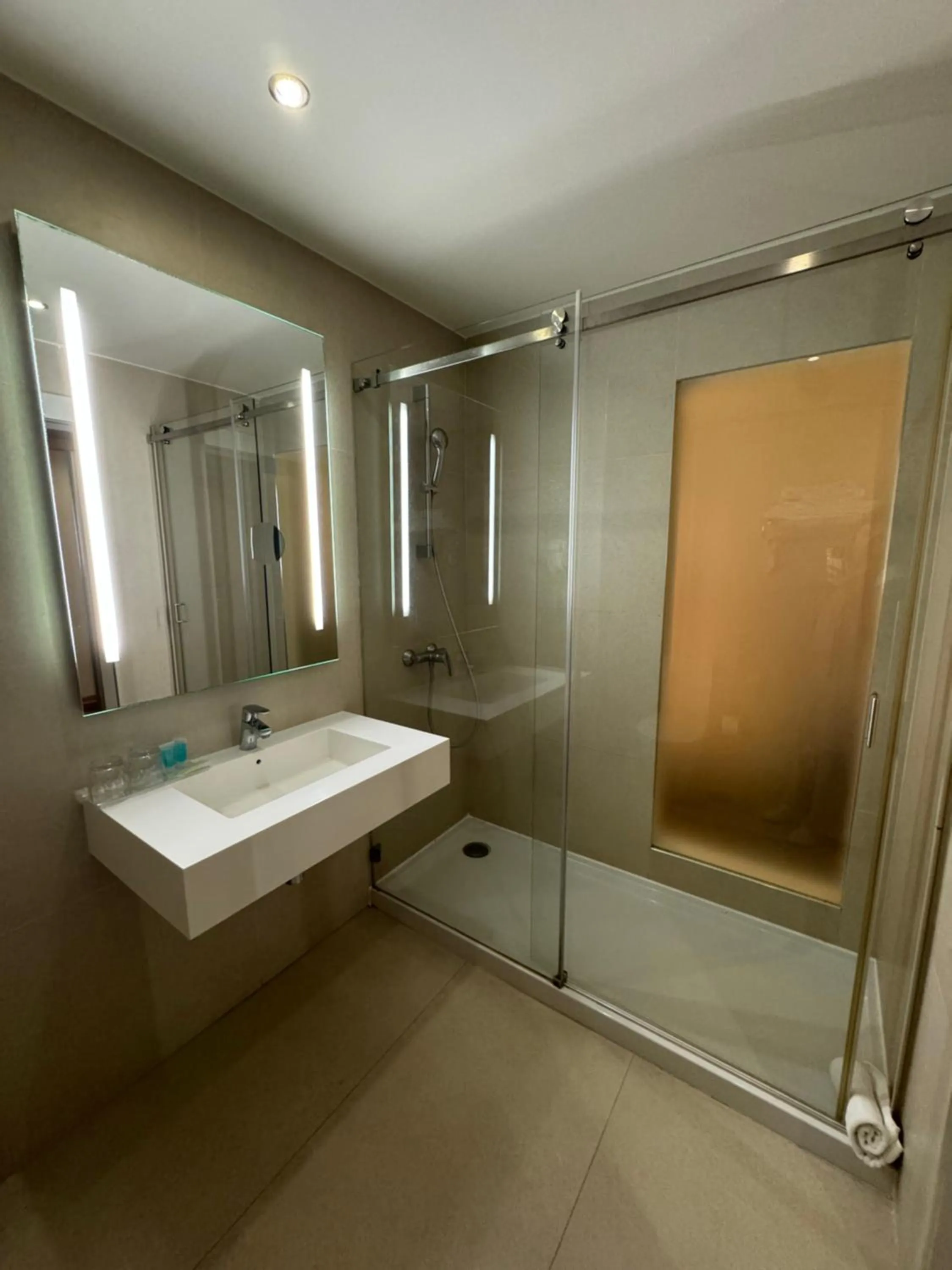 Bathroom in Hotel Atlantida Sol