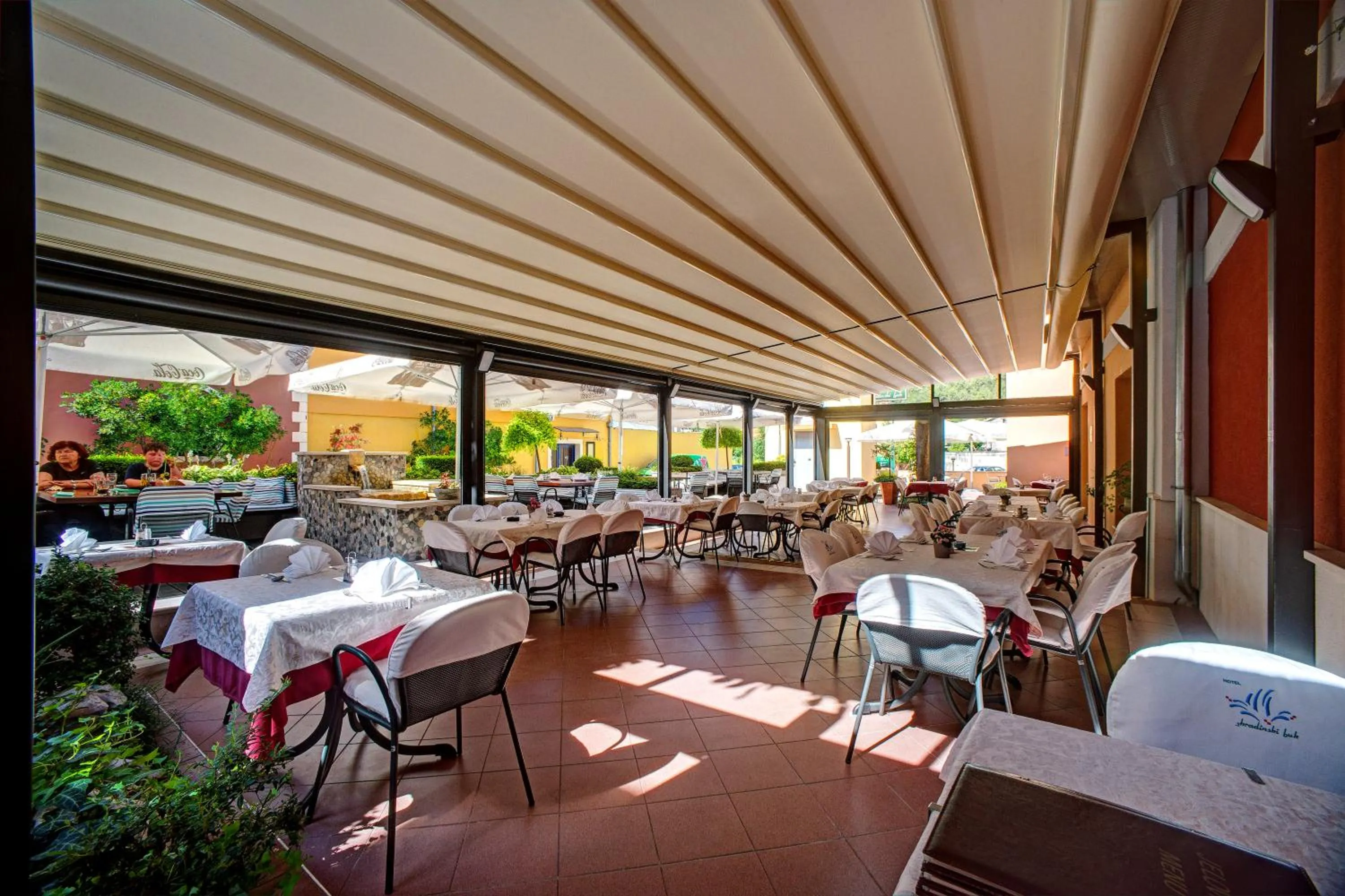 Restaurant/places to eat in Hotel Skradinski Buk