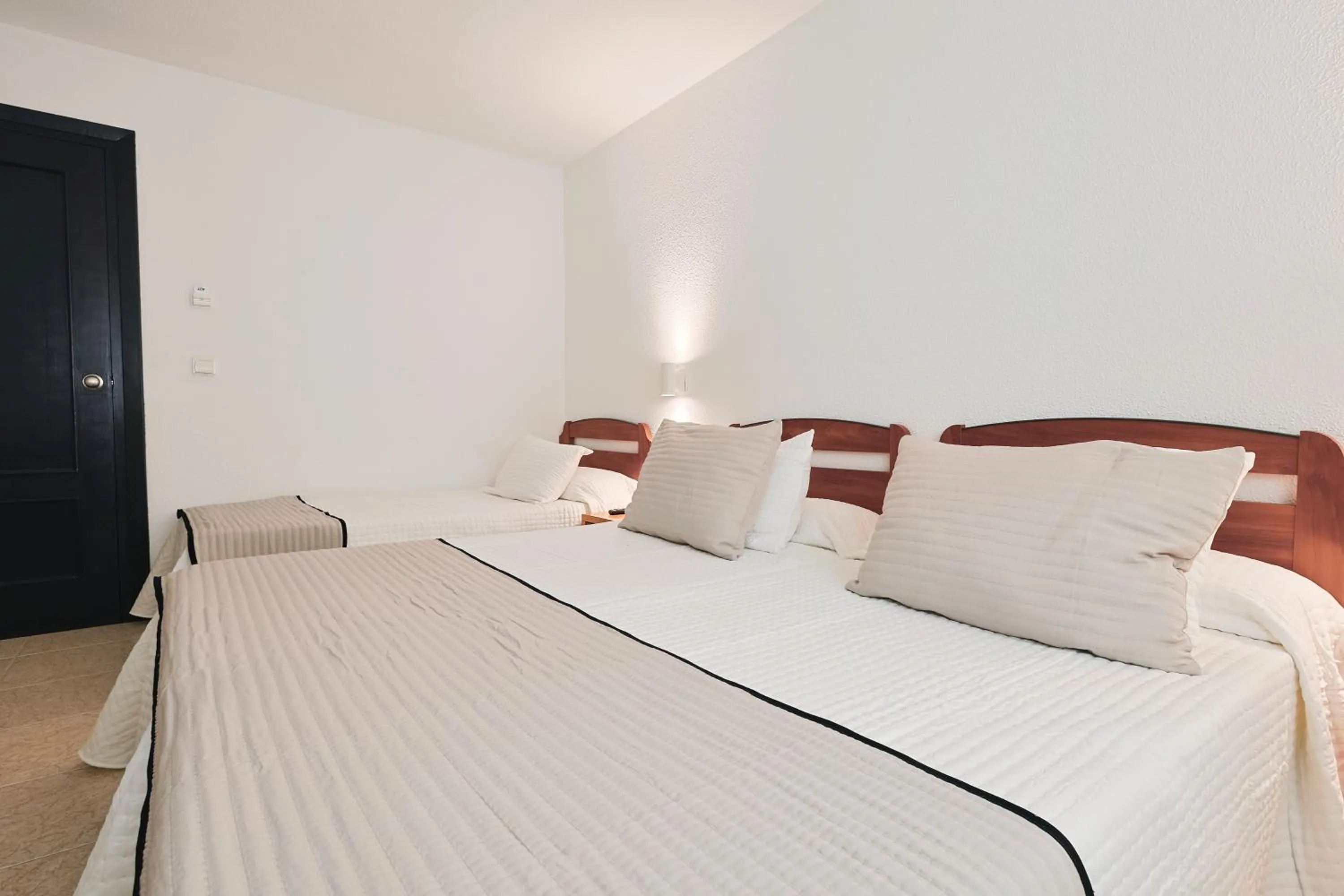 Bed in Hotel Olas de Almuñécar