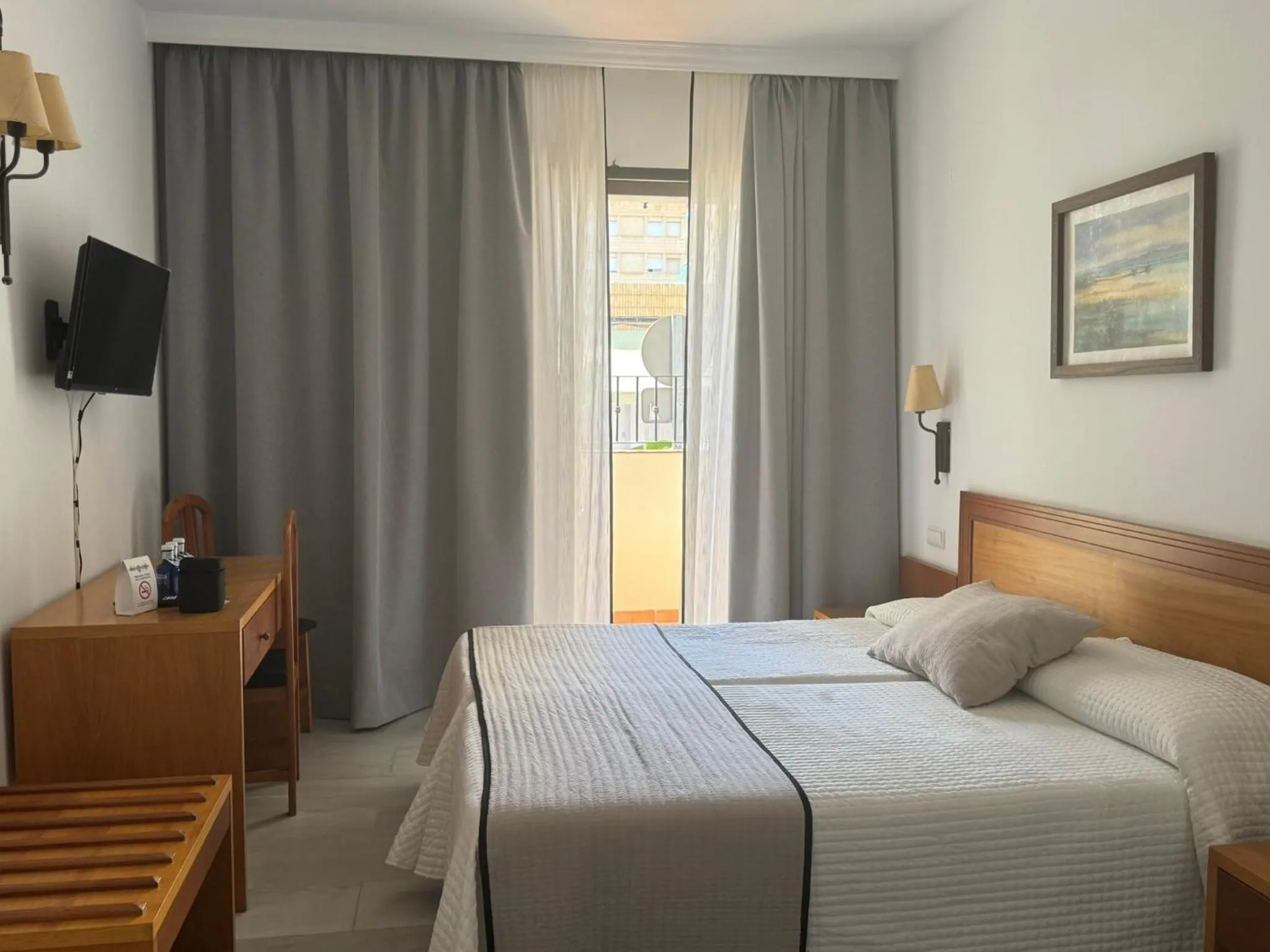 Bedroom, Bed in Hotel Olas de Almuñécar