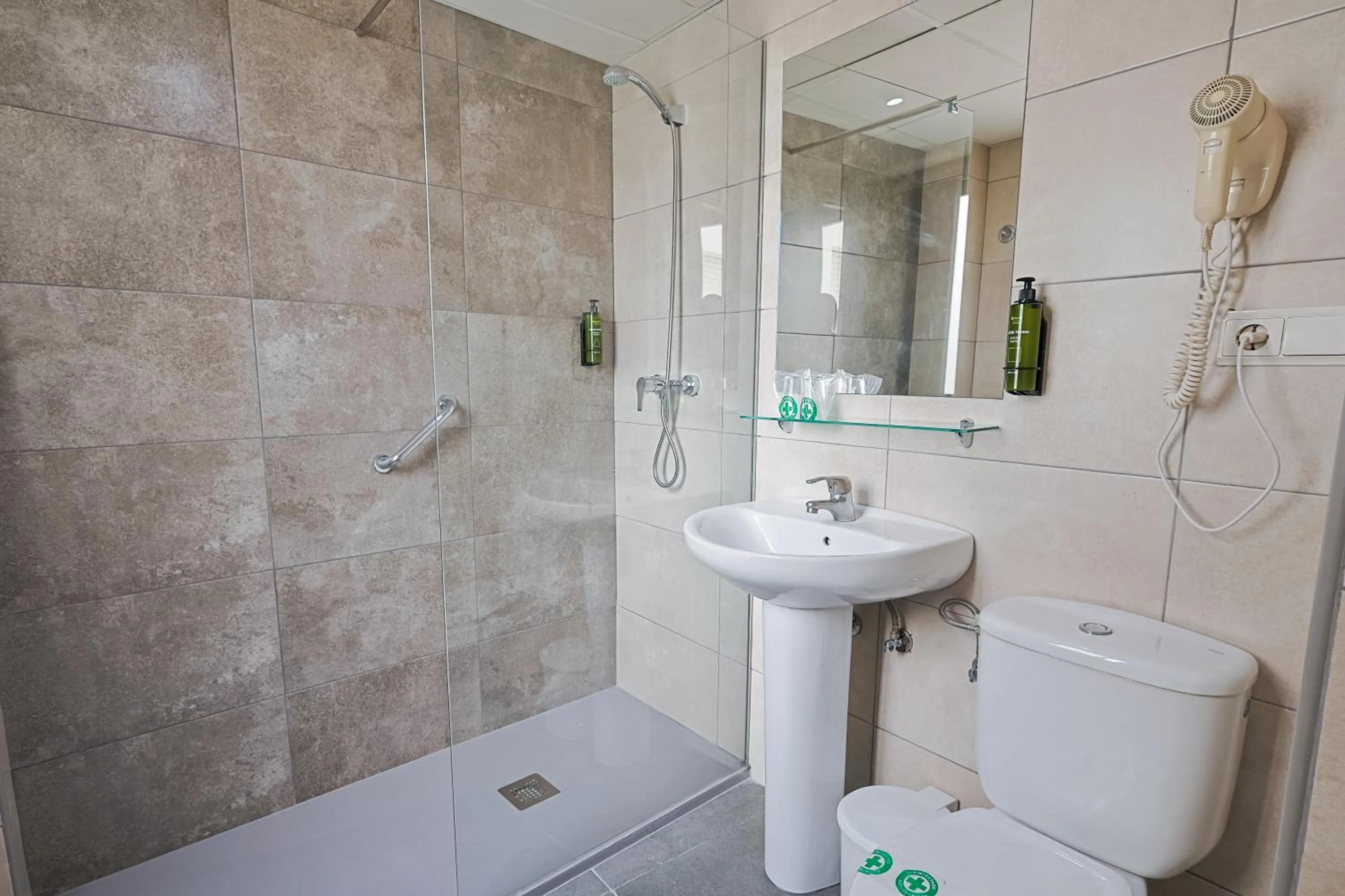 Bathroom in Hotel Olas de Almuñécar