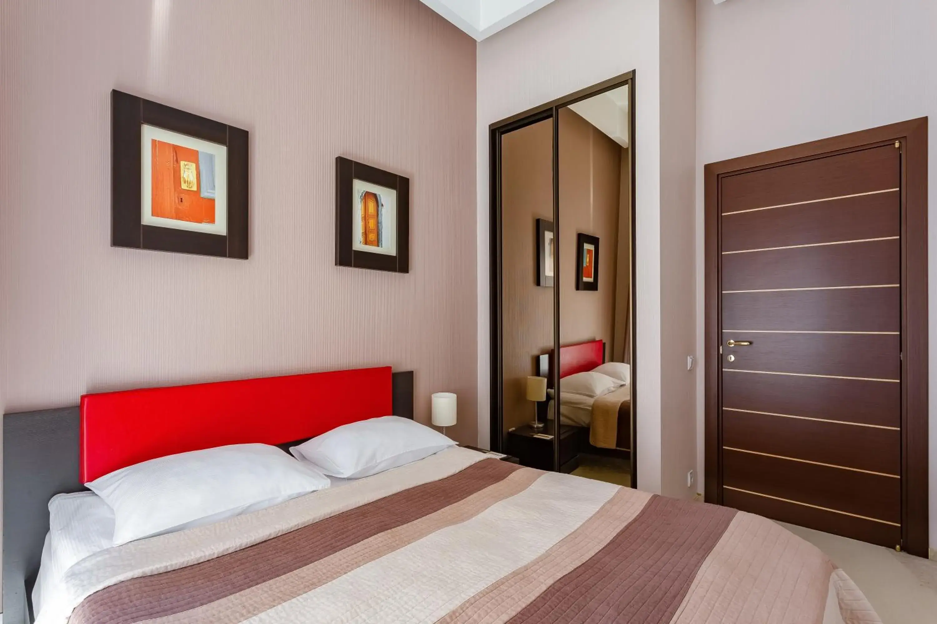 Business Apartment in Senator Victory Square Business Apartment in Senator Victory Square