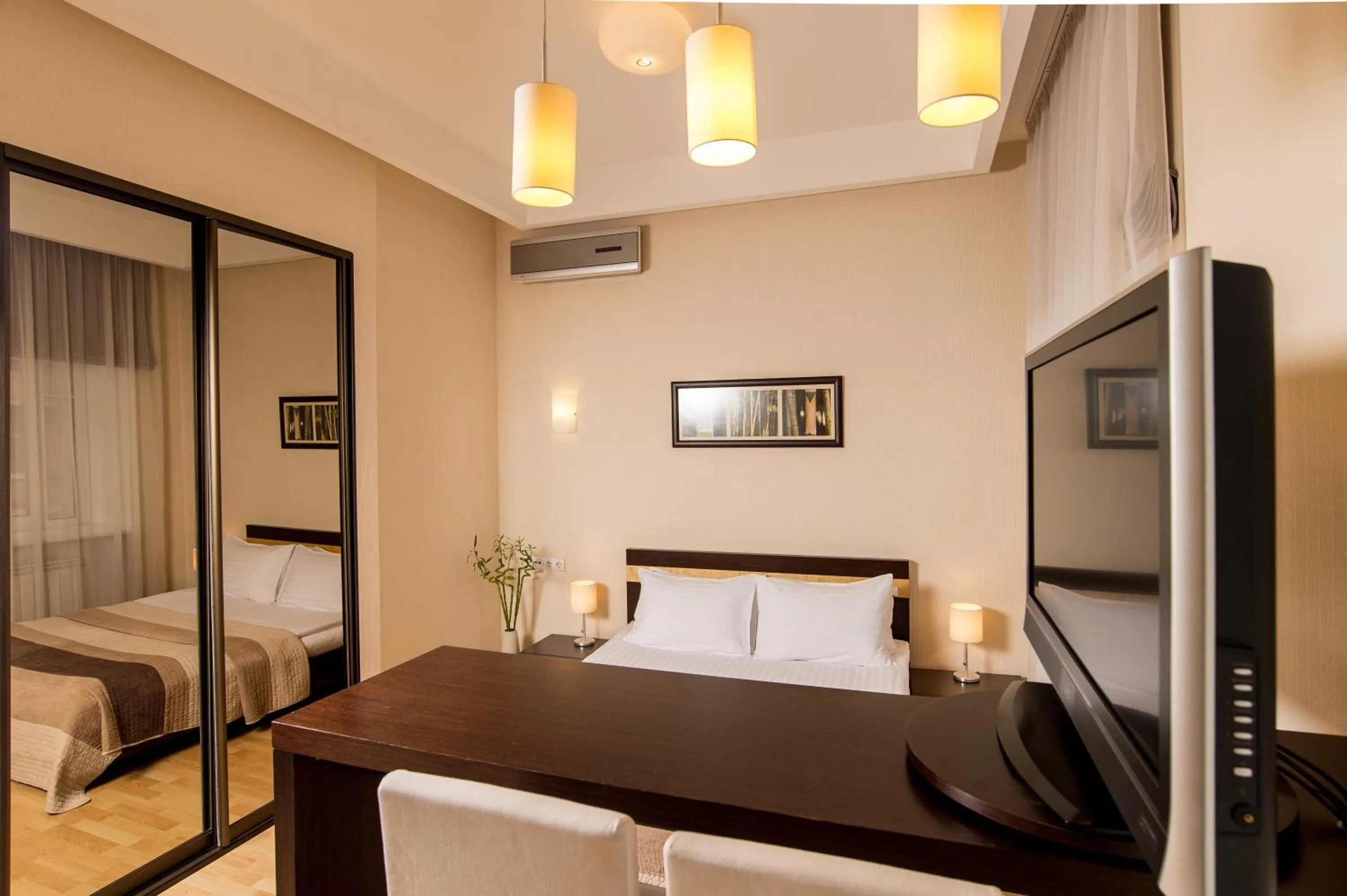 Bedroom, Bed in Senator Victory Square