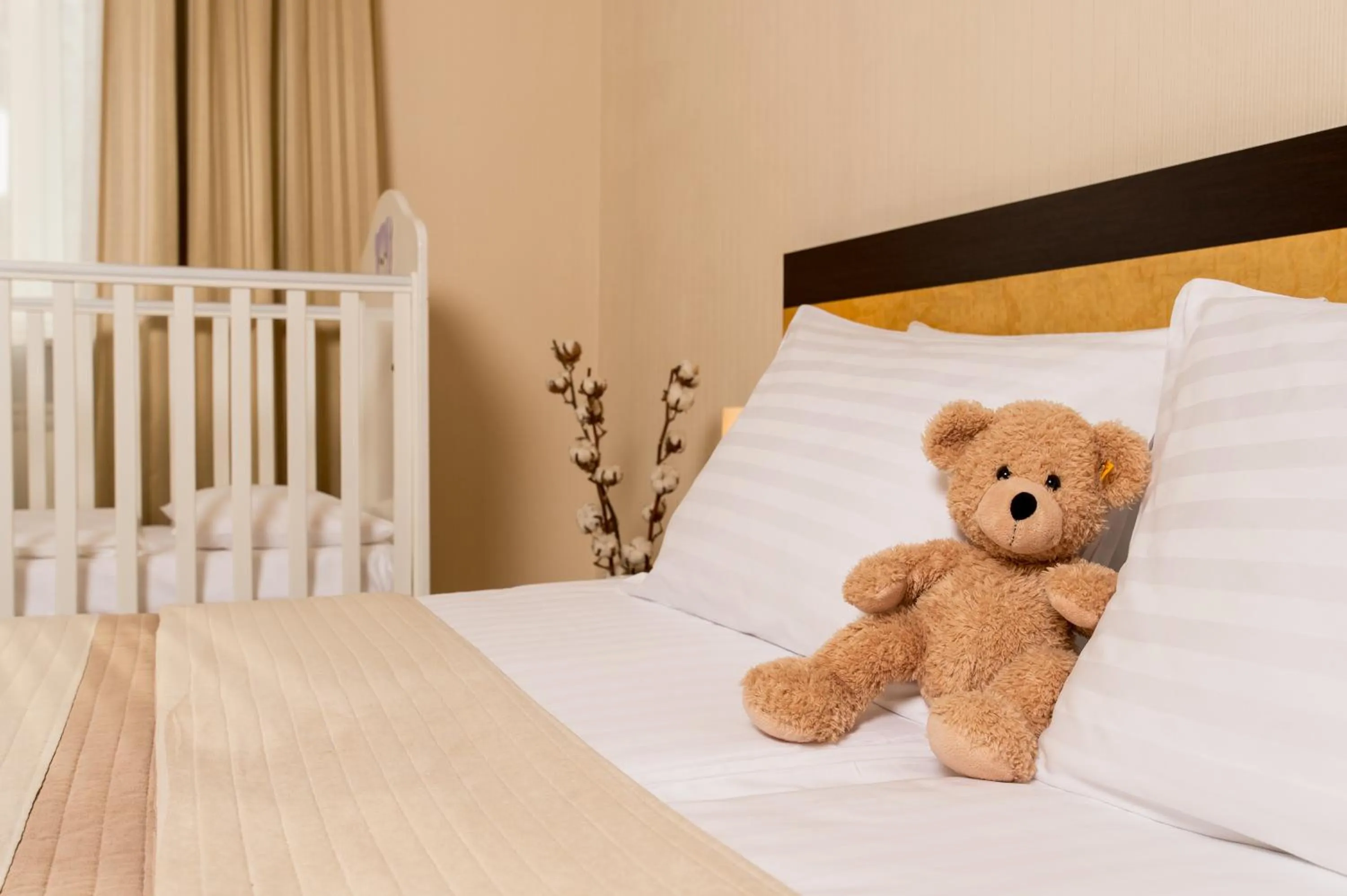 Bedroom, Bed in Senator Victory Square