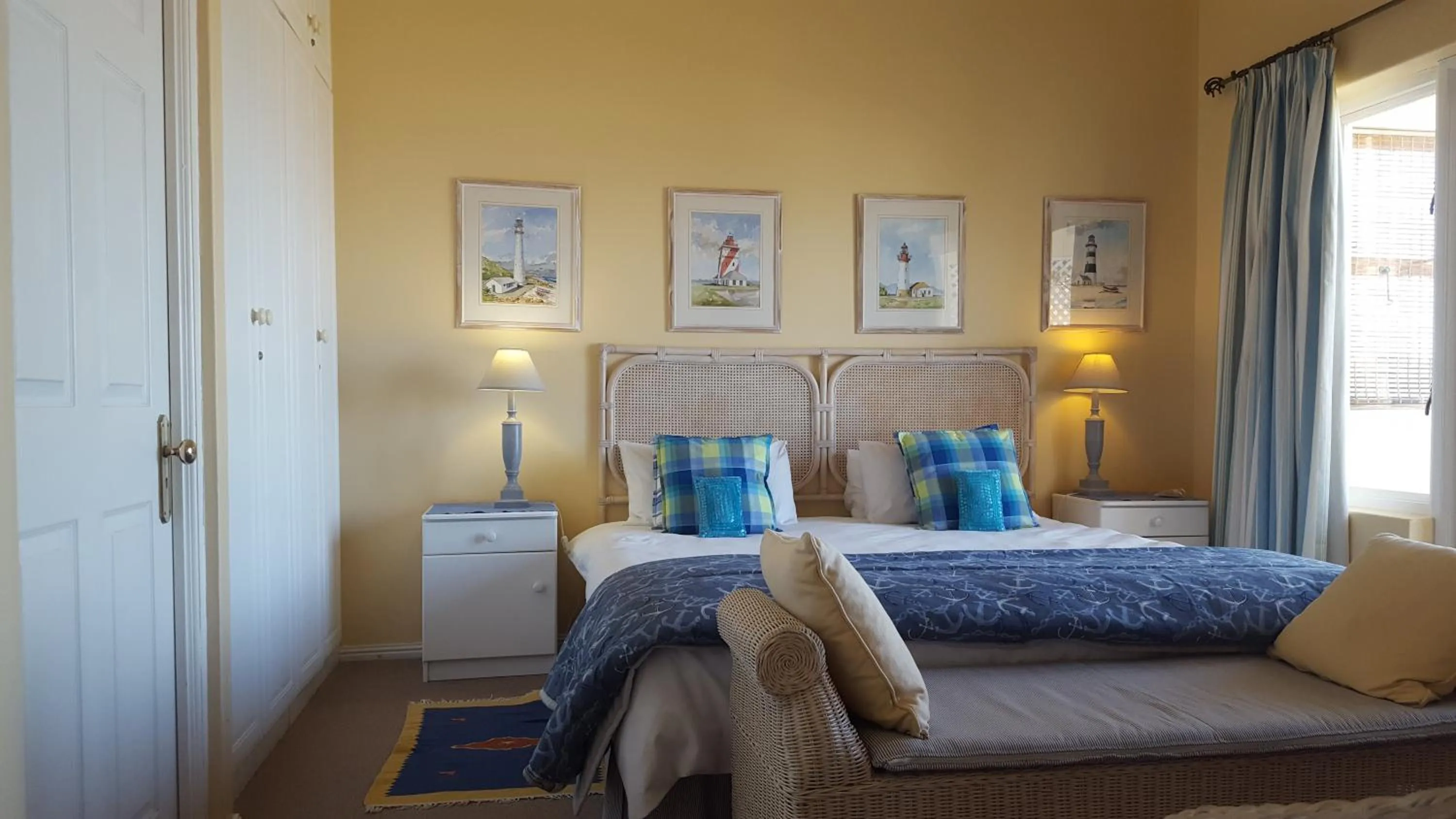 Photo of the whole room, Bed in Albatross Guest House