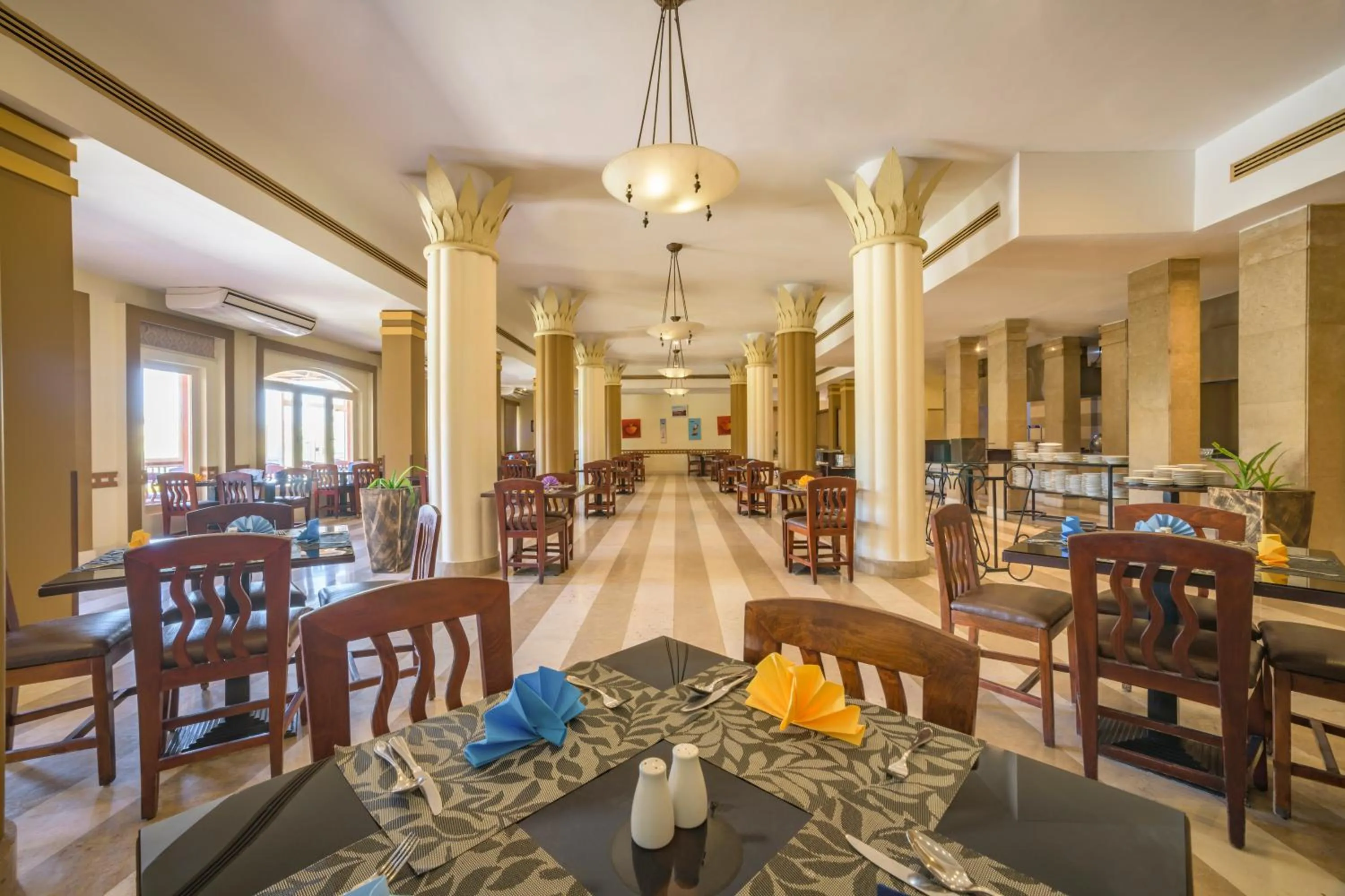 Restaurant/places to eat in Marina Plaza Hotel, Tala Bay