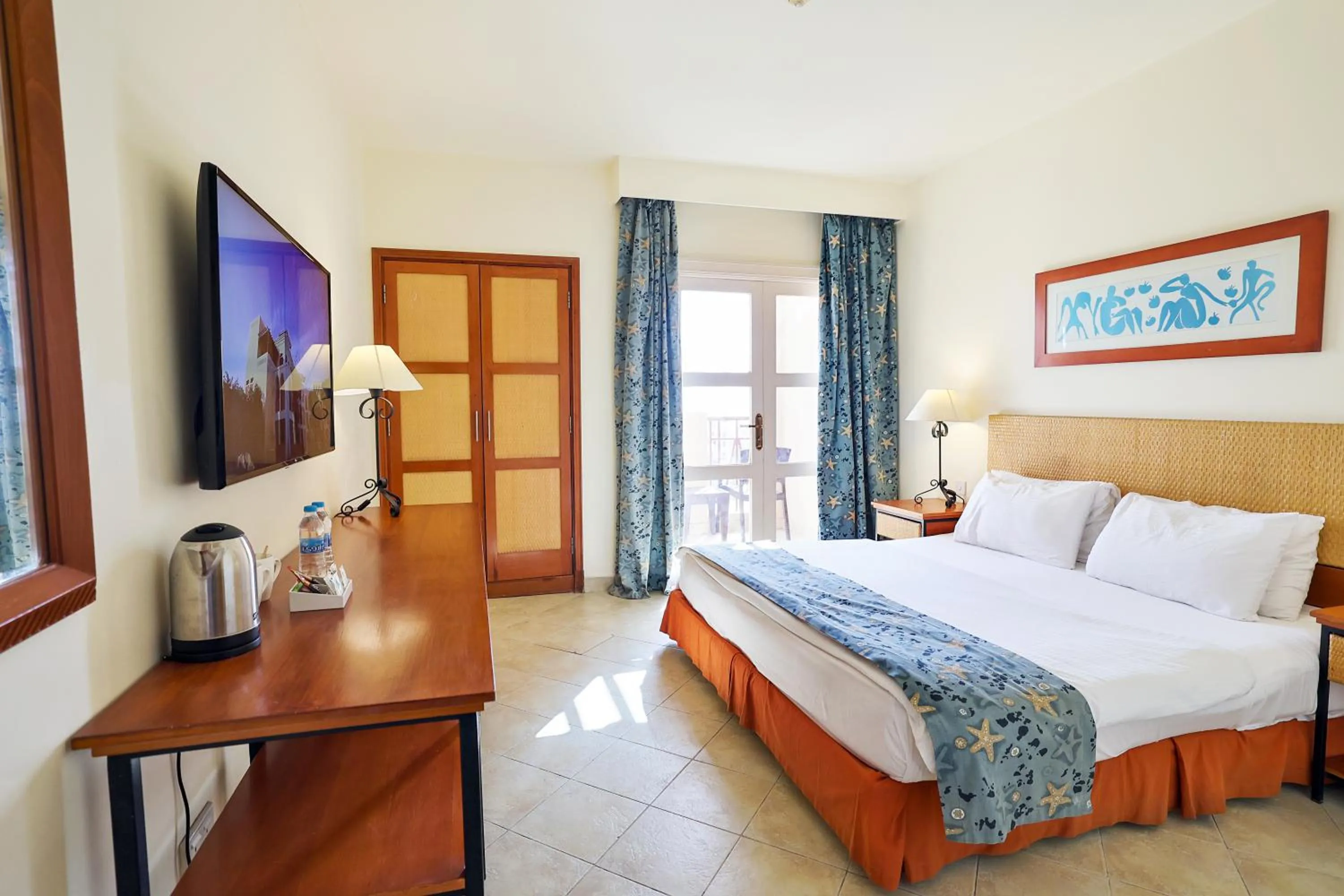 Bed in Marina Plaza Hotel, Tala Bay