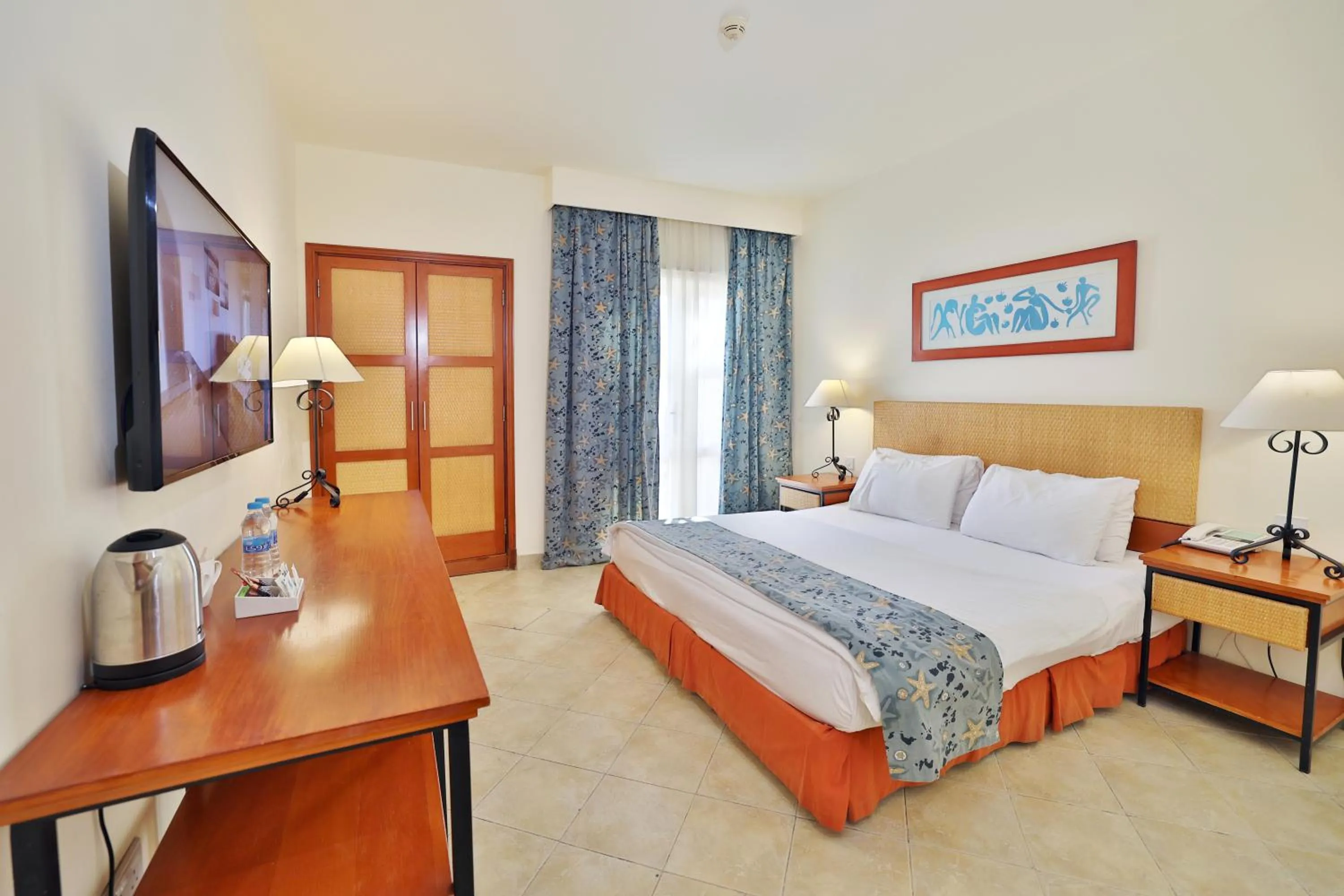Bed in Marina Plaza Hotel, Tala Bay