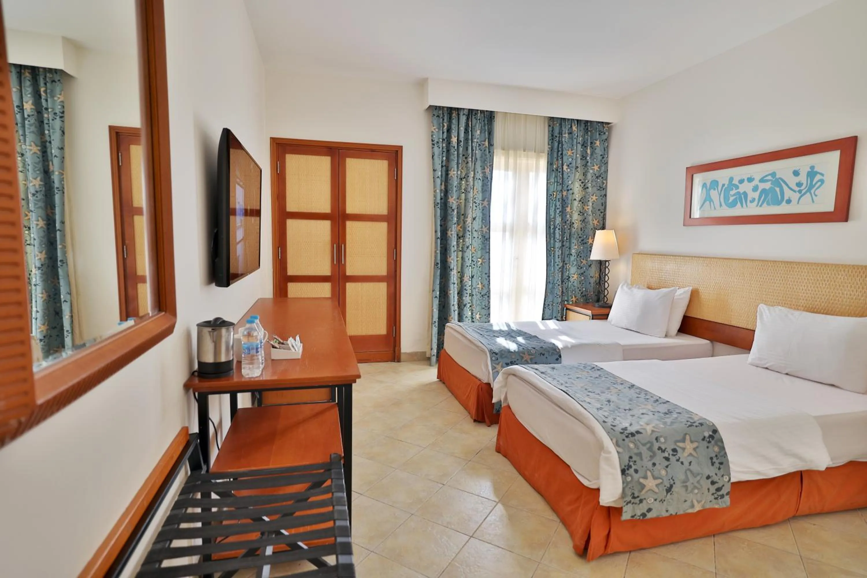 Bed in Marina Plaza Hotel, Tala Bay