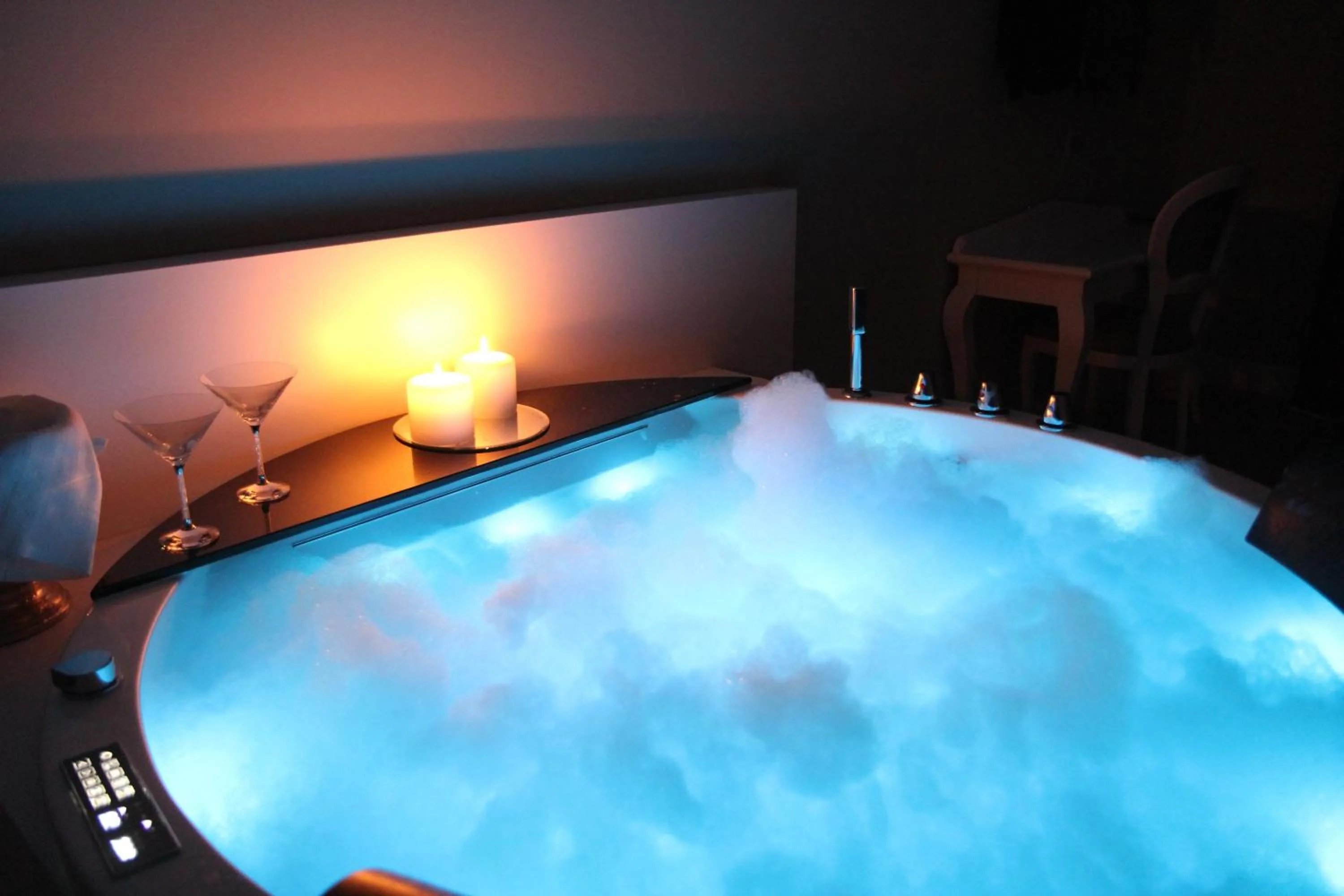 Hot Tub in Suites & Apartments Liola'