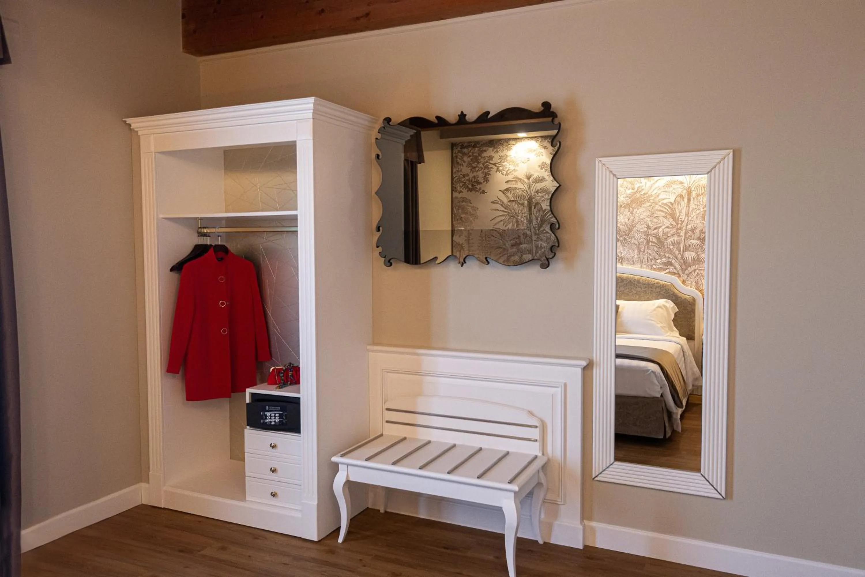 TV and multimedia, Bed in Suites & Apartments Liola'