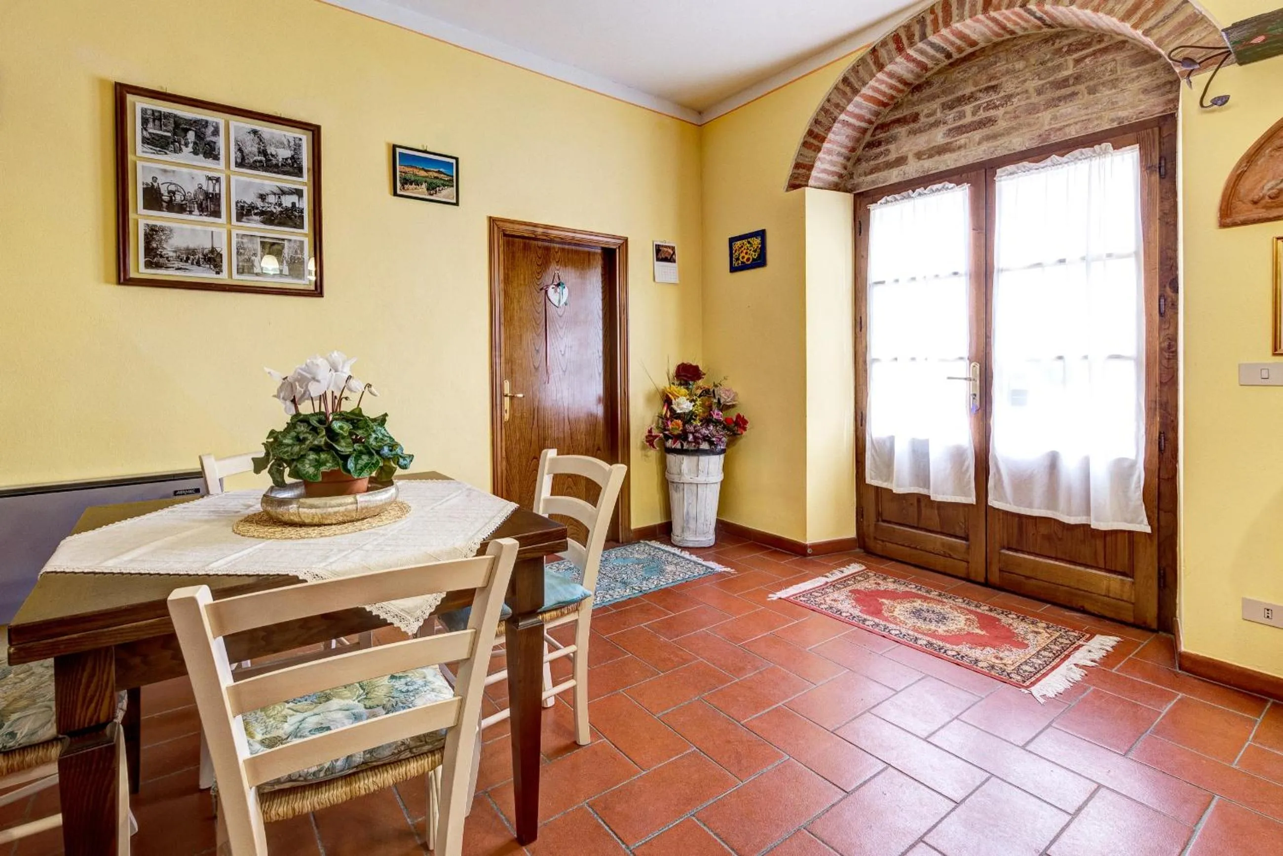 Communal lounge/ TV room in Fattoria Le Giare Agriturismo