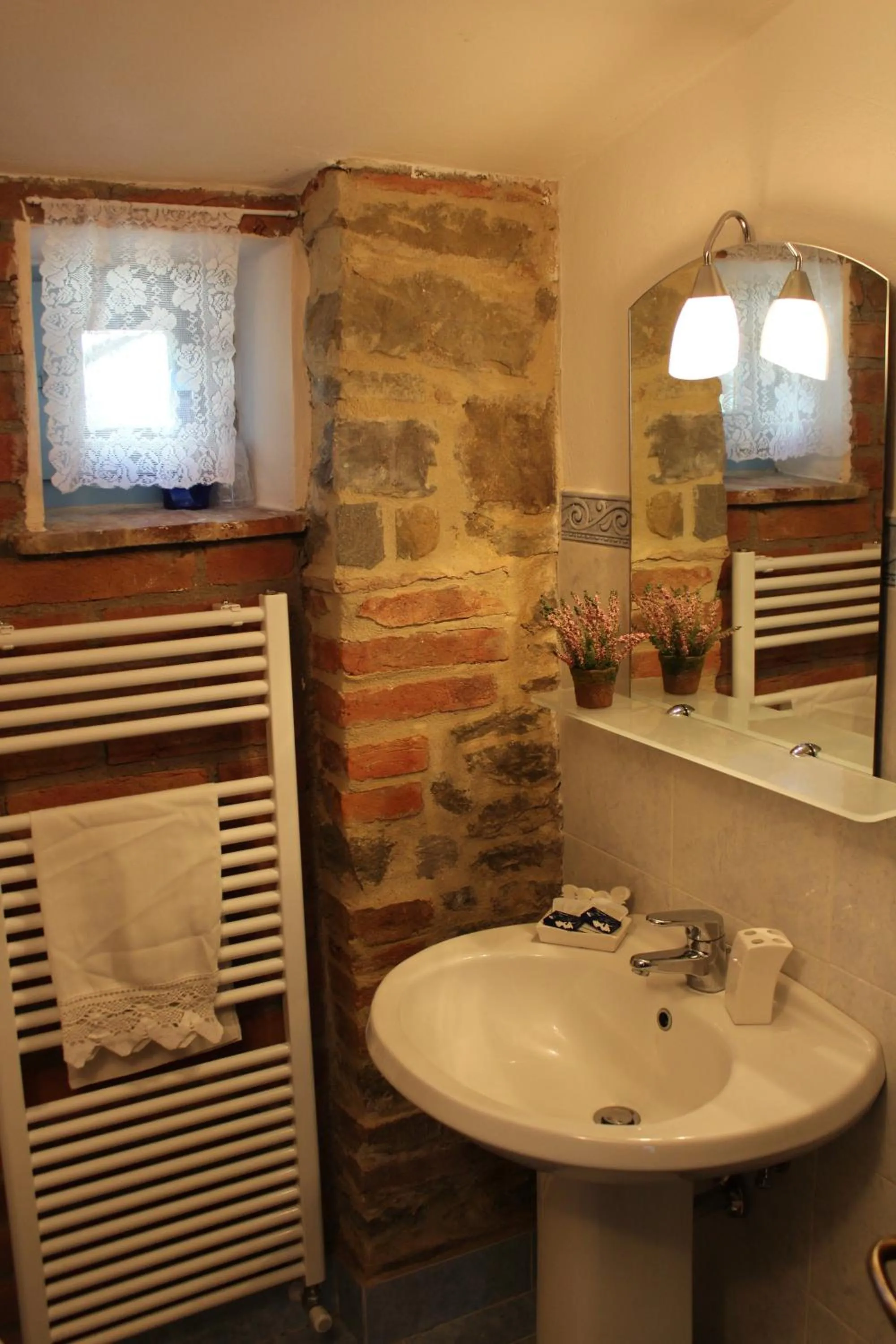 Bathroom in Fattoria Le Giare Agriturismo