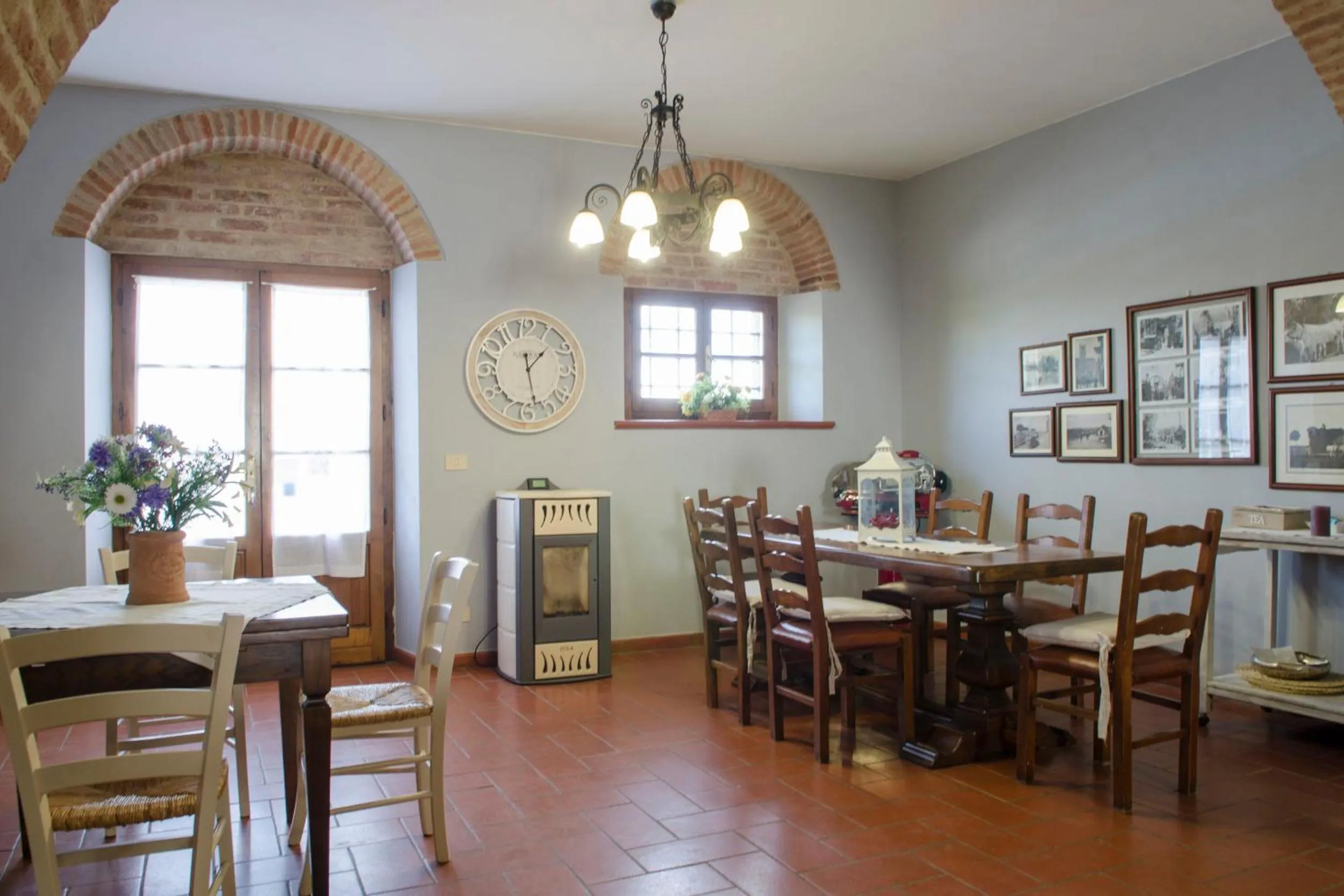 Communal lounge/ TV room in Fattoria Le Giare Agriturismo