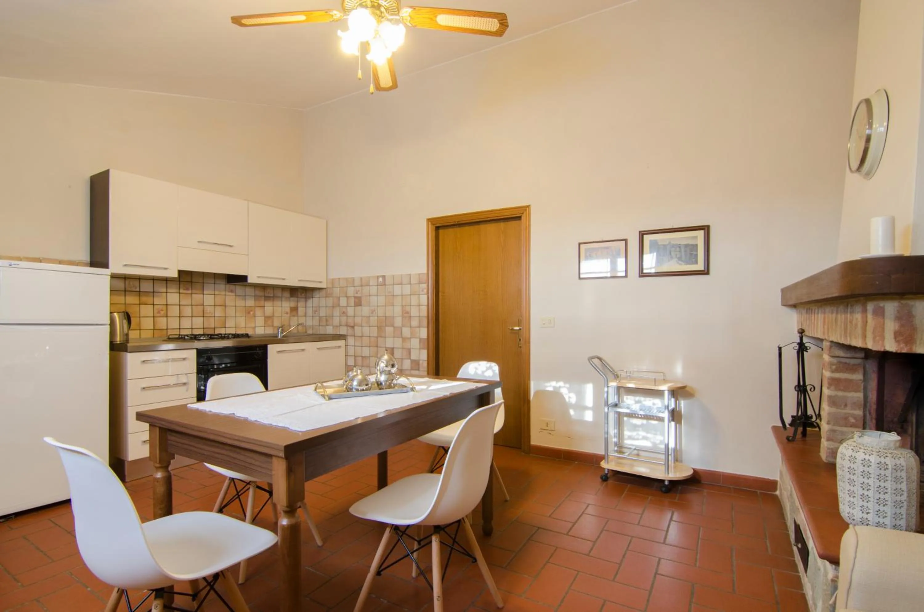 Communal kitchen in Fattoria Le Giare Agriturismo