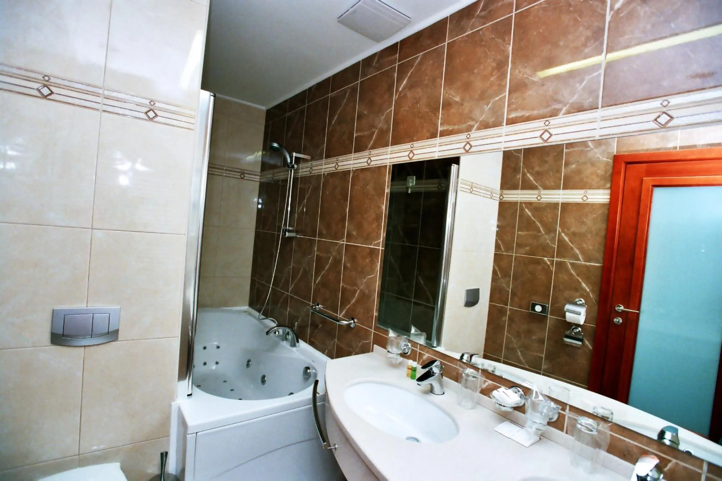 Bathroom in Hotel Savus
