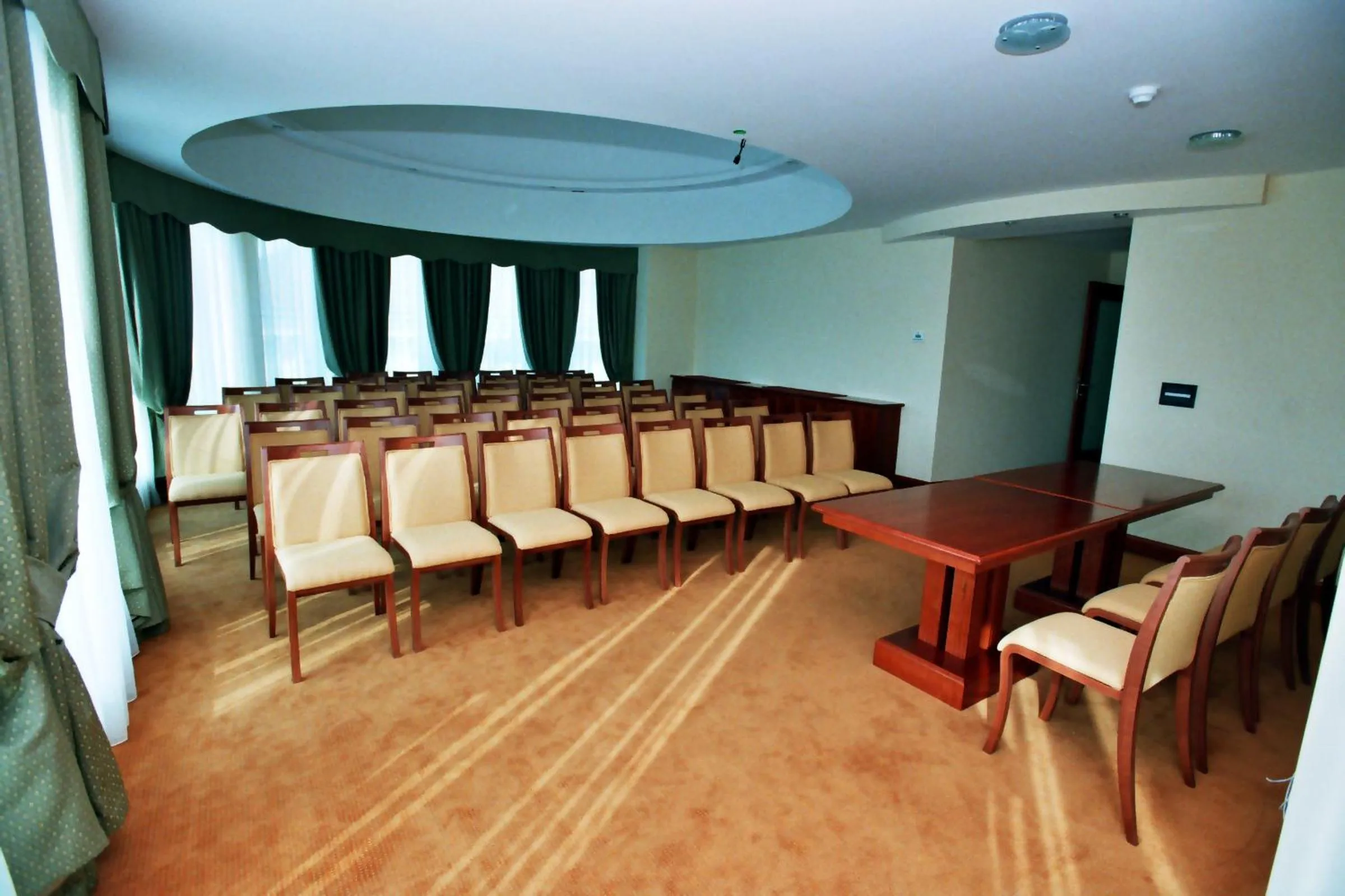Business facilities in Hotel Savus