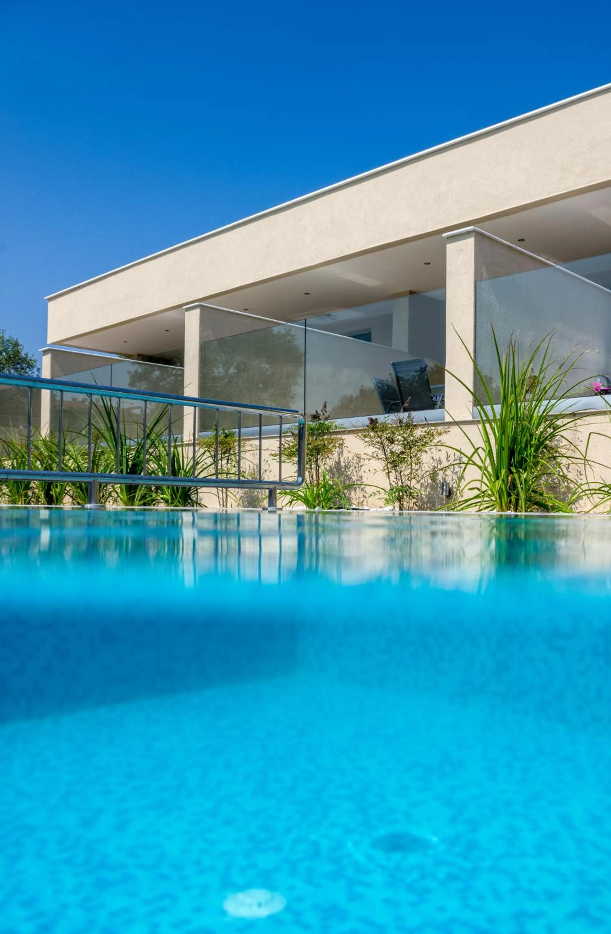 Property building in Astir Notos