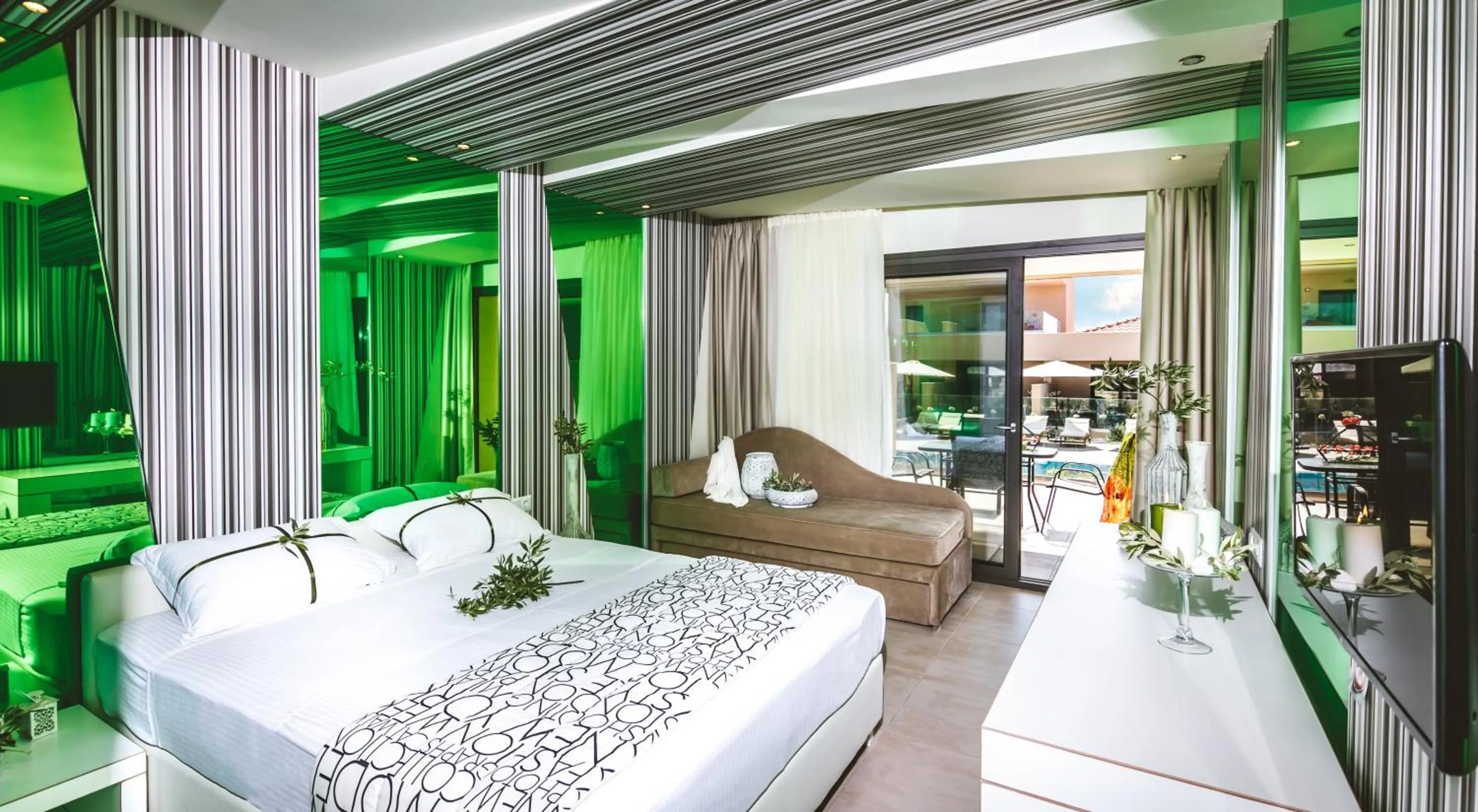 Photo of the whole room, Bed in Astir Notos