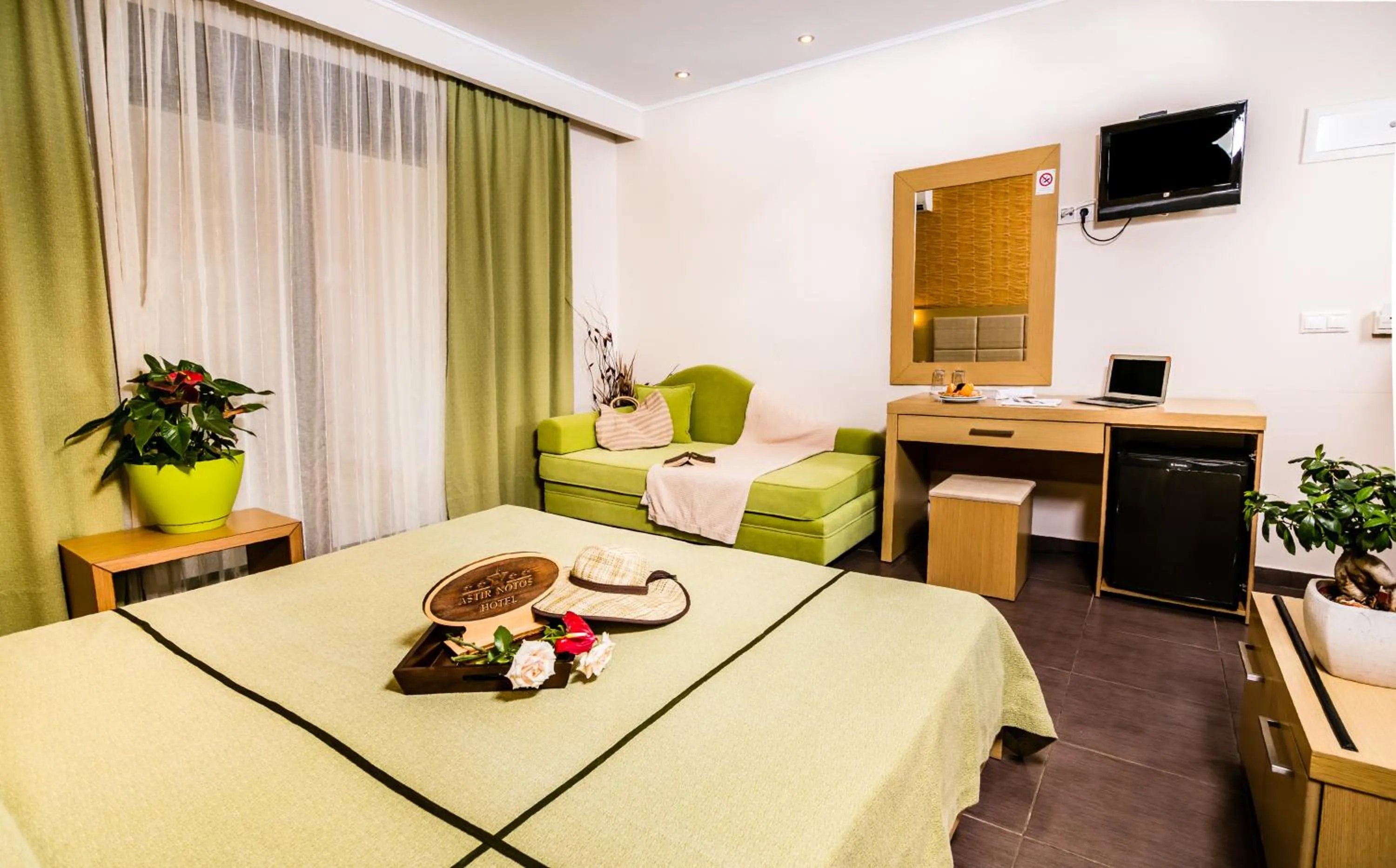 Photo of the whole room, Bed in Astir Notos