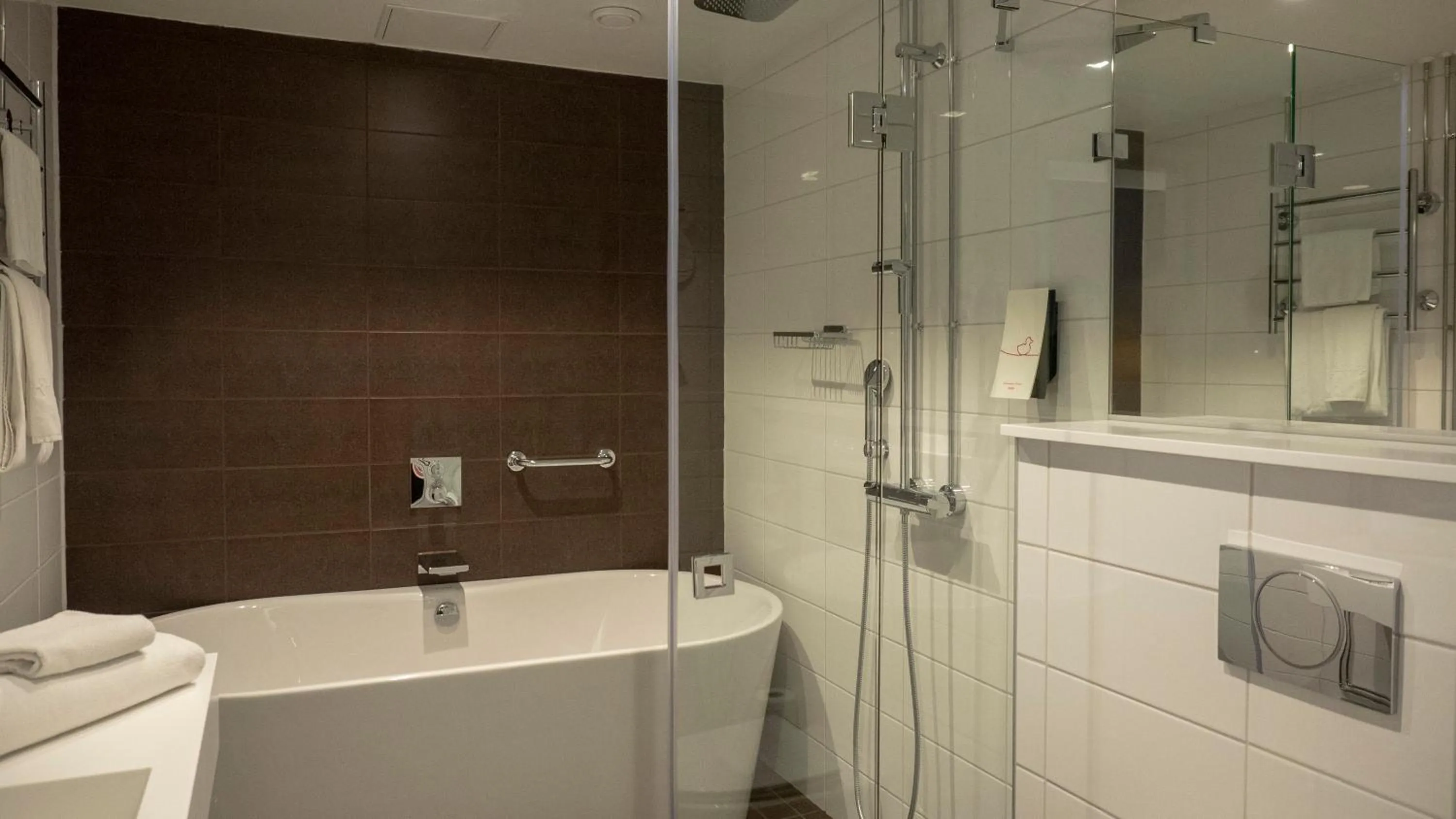 Shower in Original Sokos Hotel Seurahuone Kotka