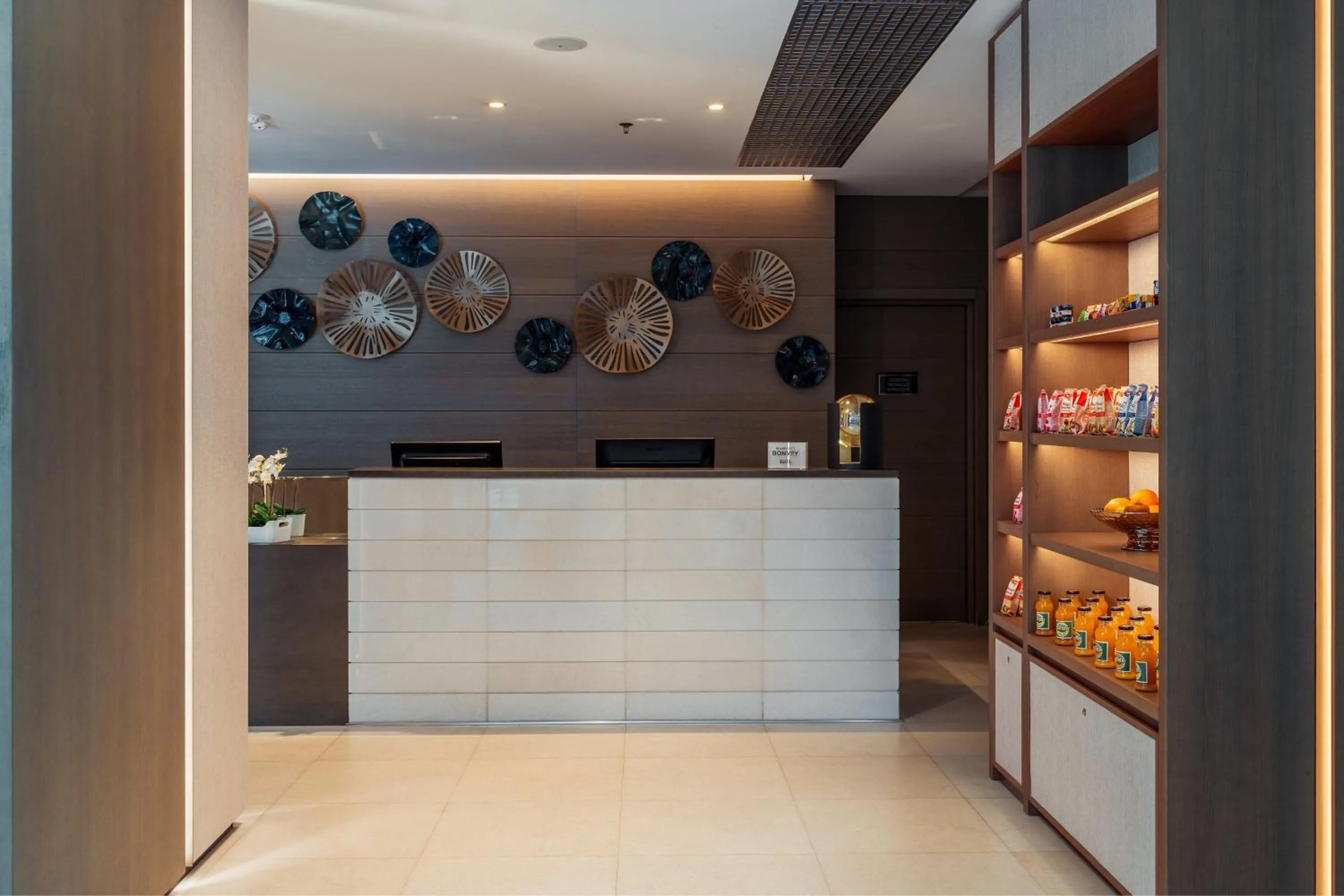 Lobby or reception in Delta Hotels by Marriott Olbia Sardinia