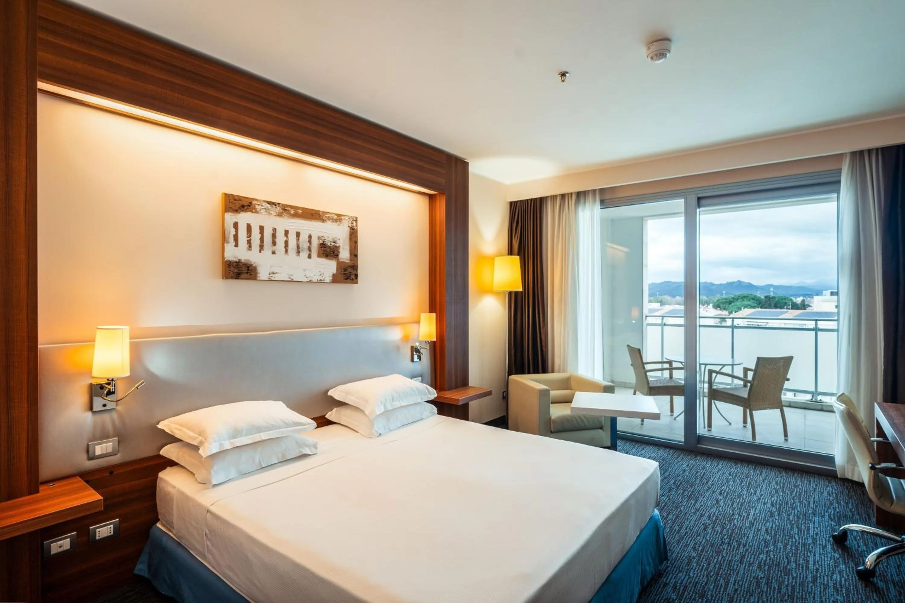 Photo of the whole room, Bed in DoubleTree By Hilton Olbia