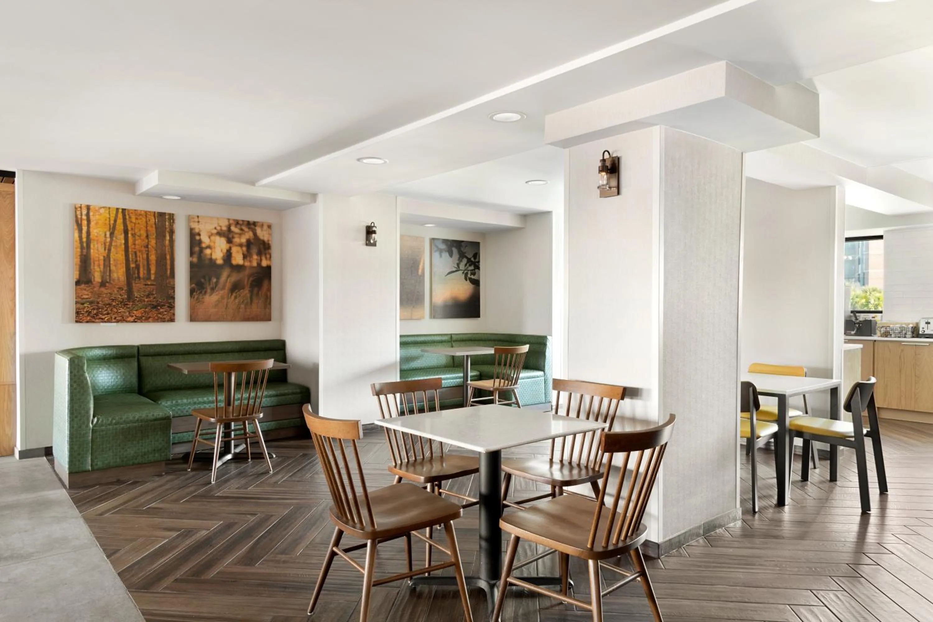 Lobby or reception in Fairfield by Marriott Inn & Suites Charleston Downtown