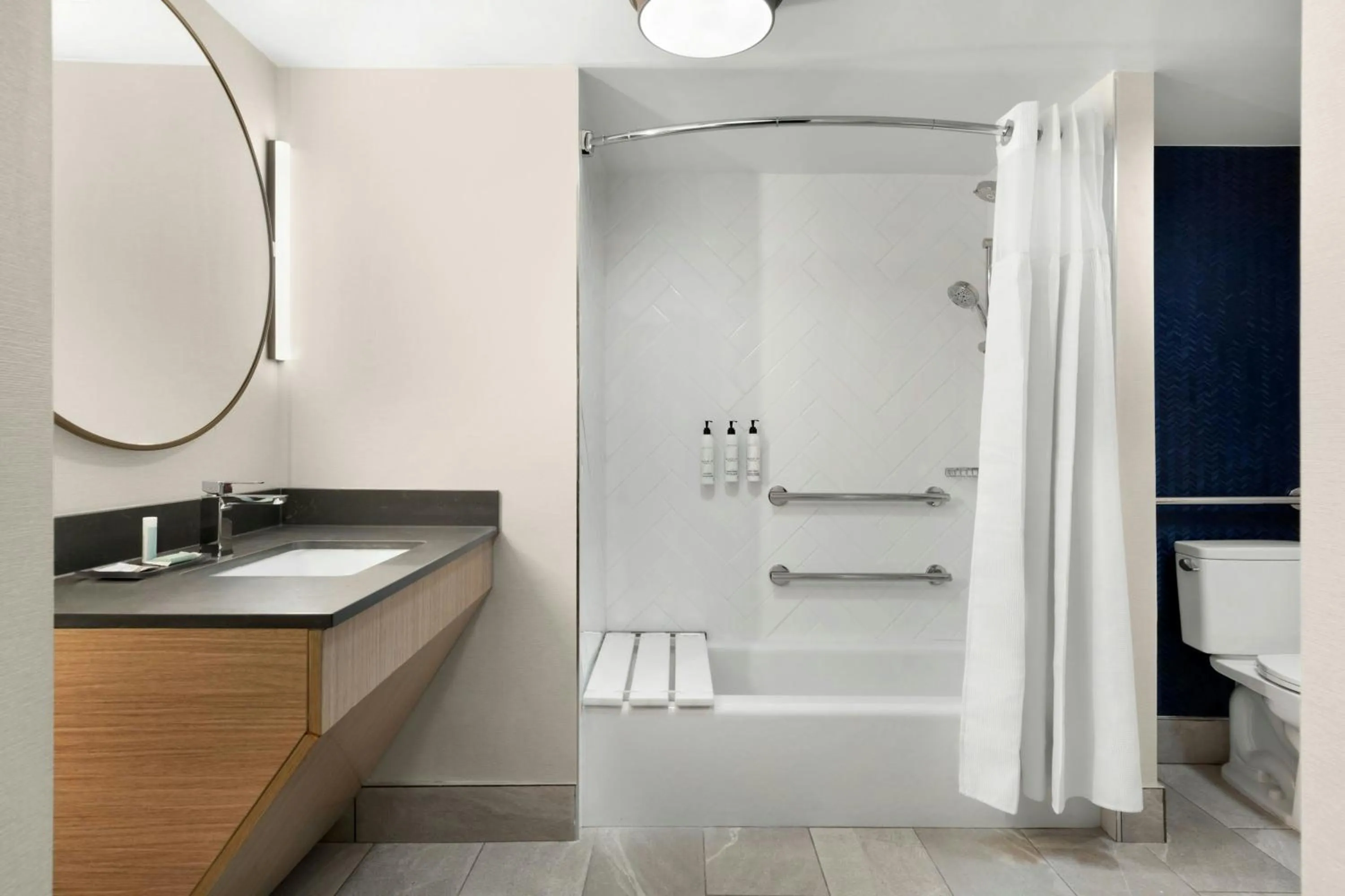 Bathroom in Fairfield by Marriott Inn & Suites Charleston Downtown