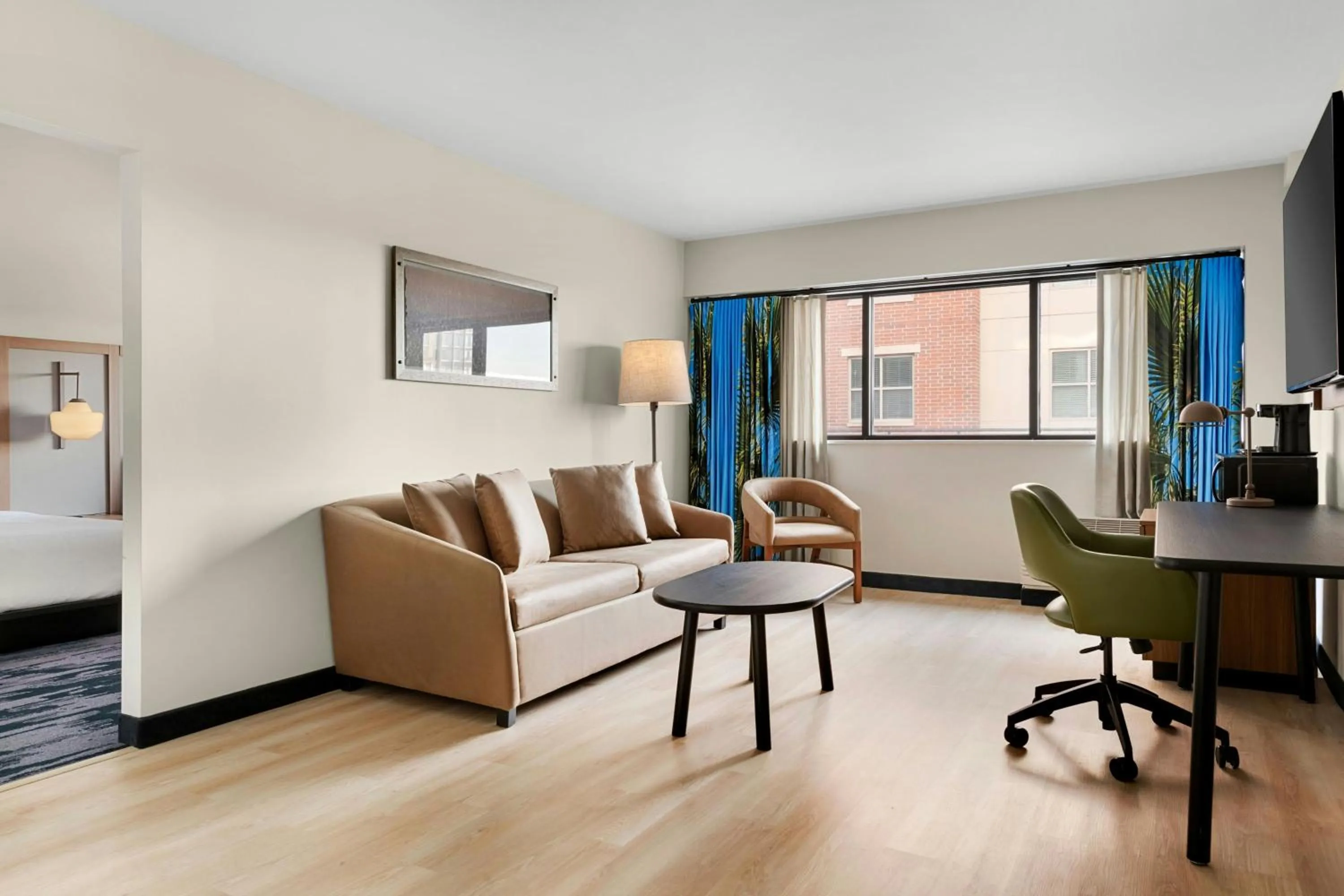 Living room in Fairfield by Marriott Inn & Suites Charleston Downtown