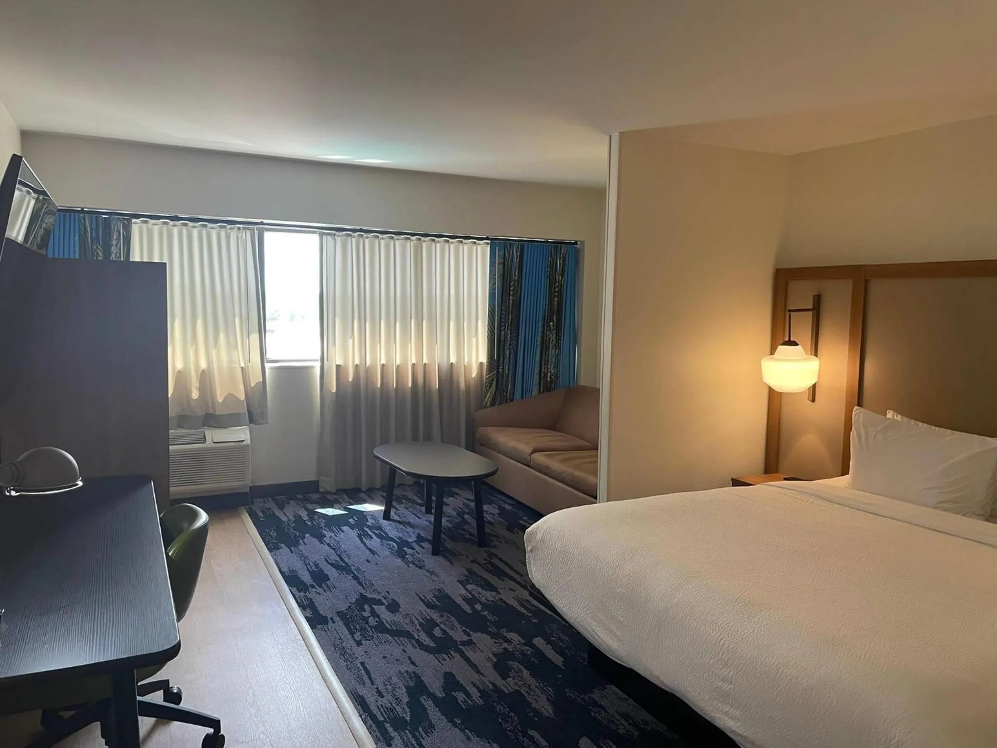 Bedroom, Bed in Fairfield by Marriott Inn & Suites Charleston Downtown