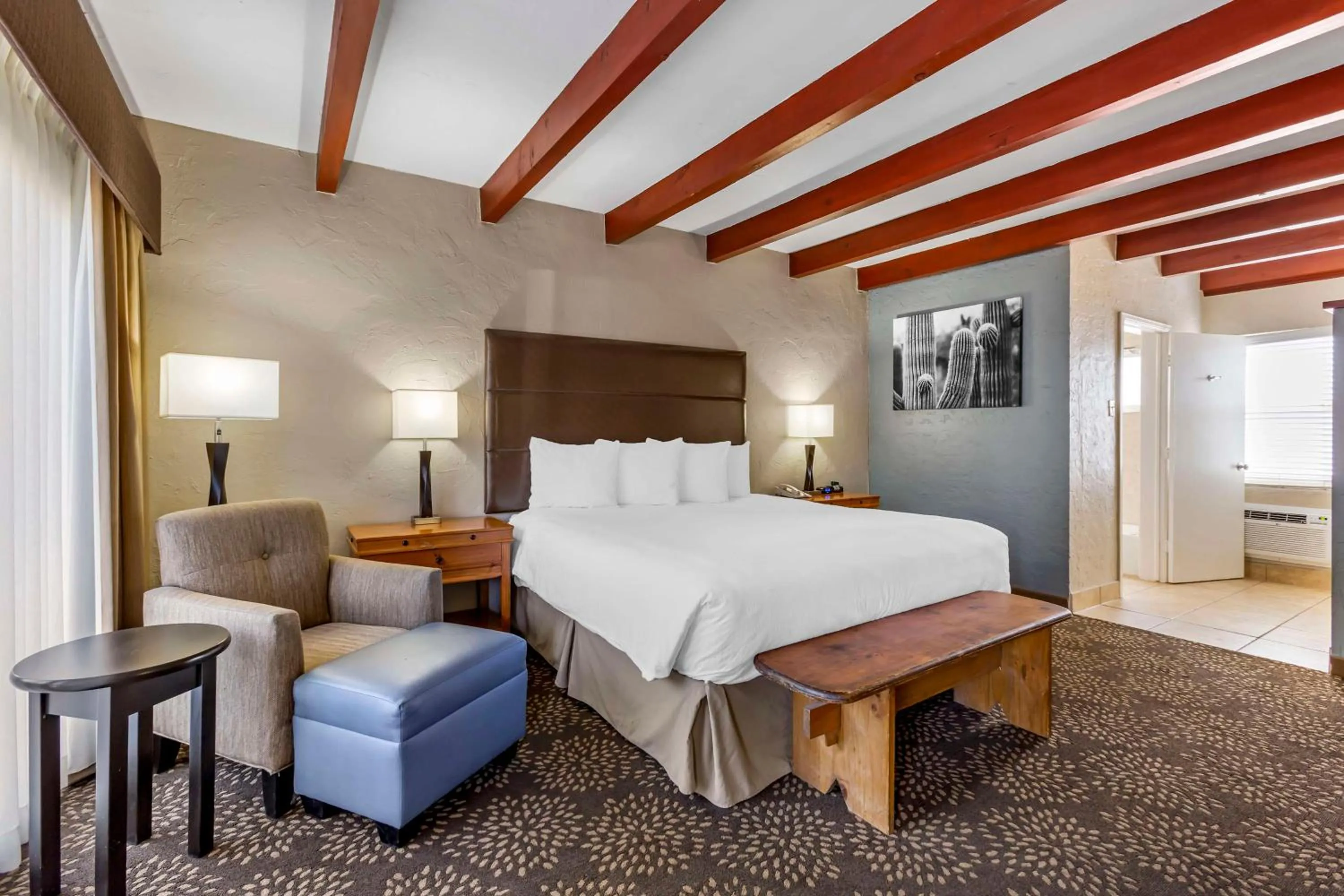 Bedroom, Bed in Best Western Mission Inn