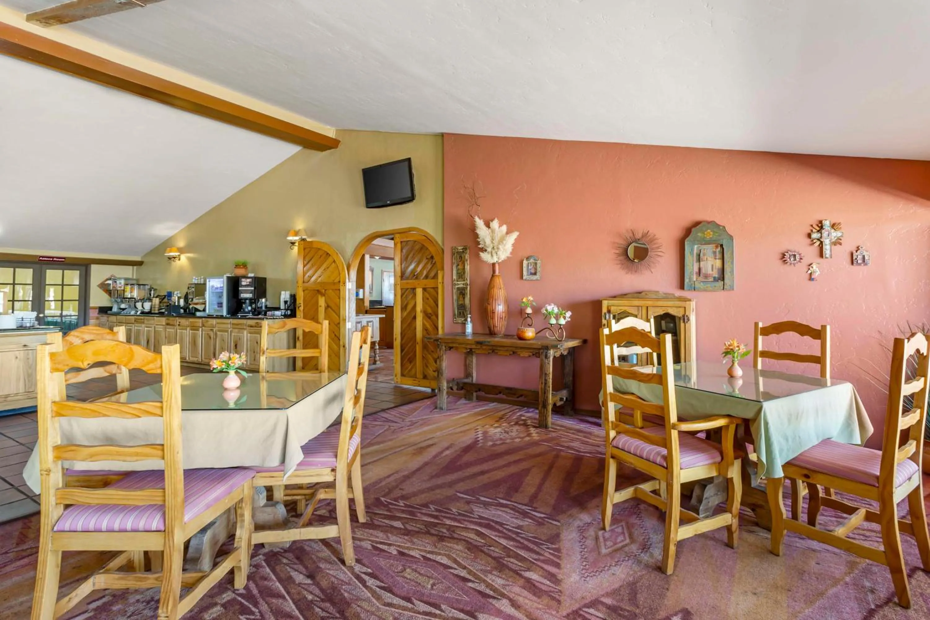 Breakfast in Best Western Mission Inn